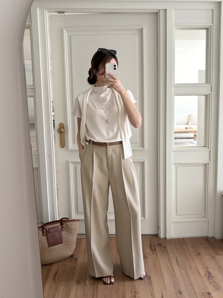 Timeless Pleated Flow Pants (Beige)
