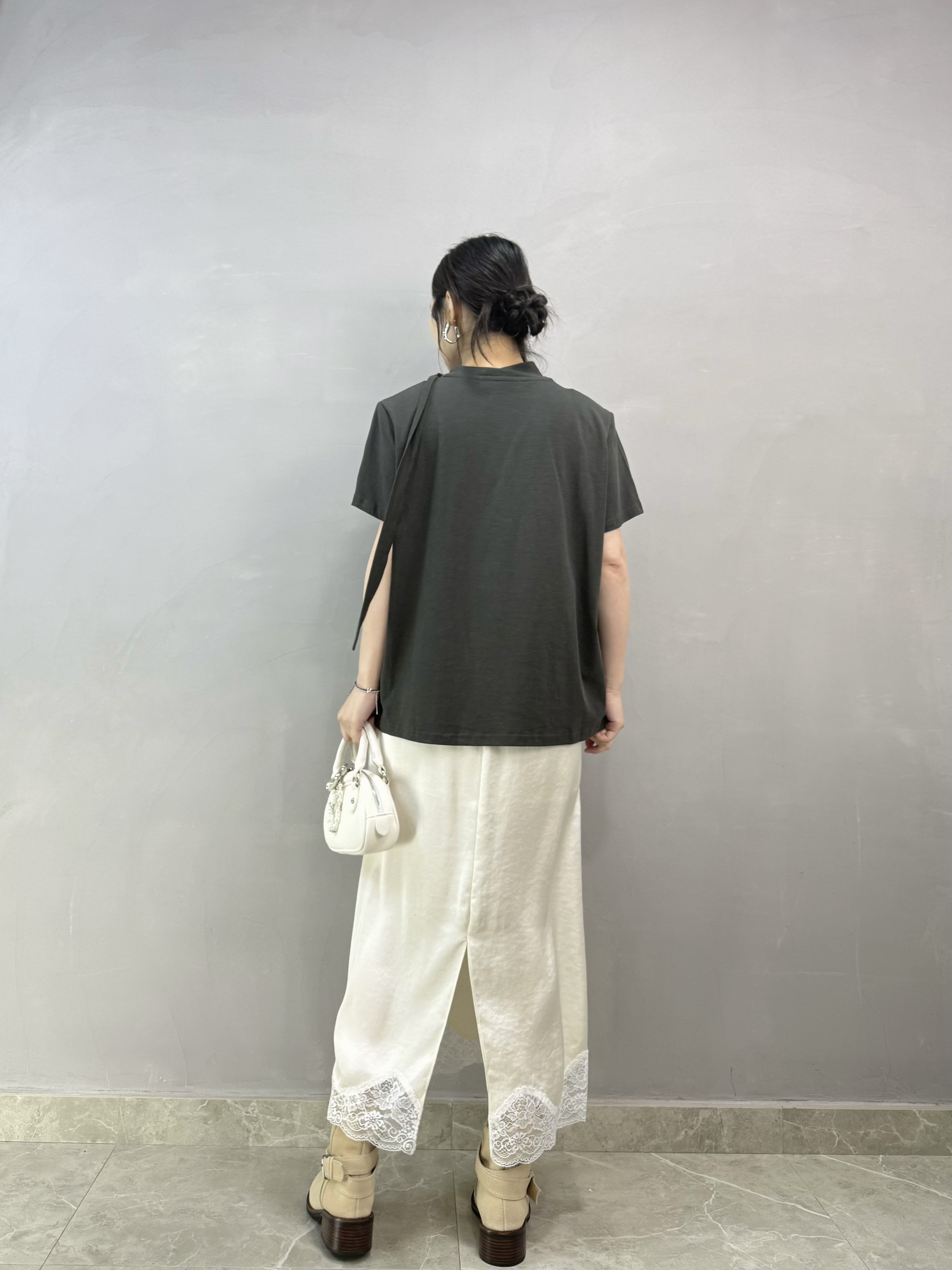 C15 U領頸帶Tee