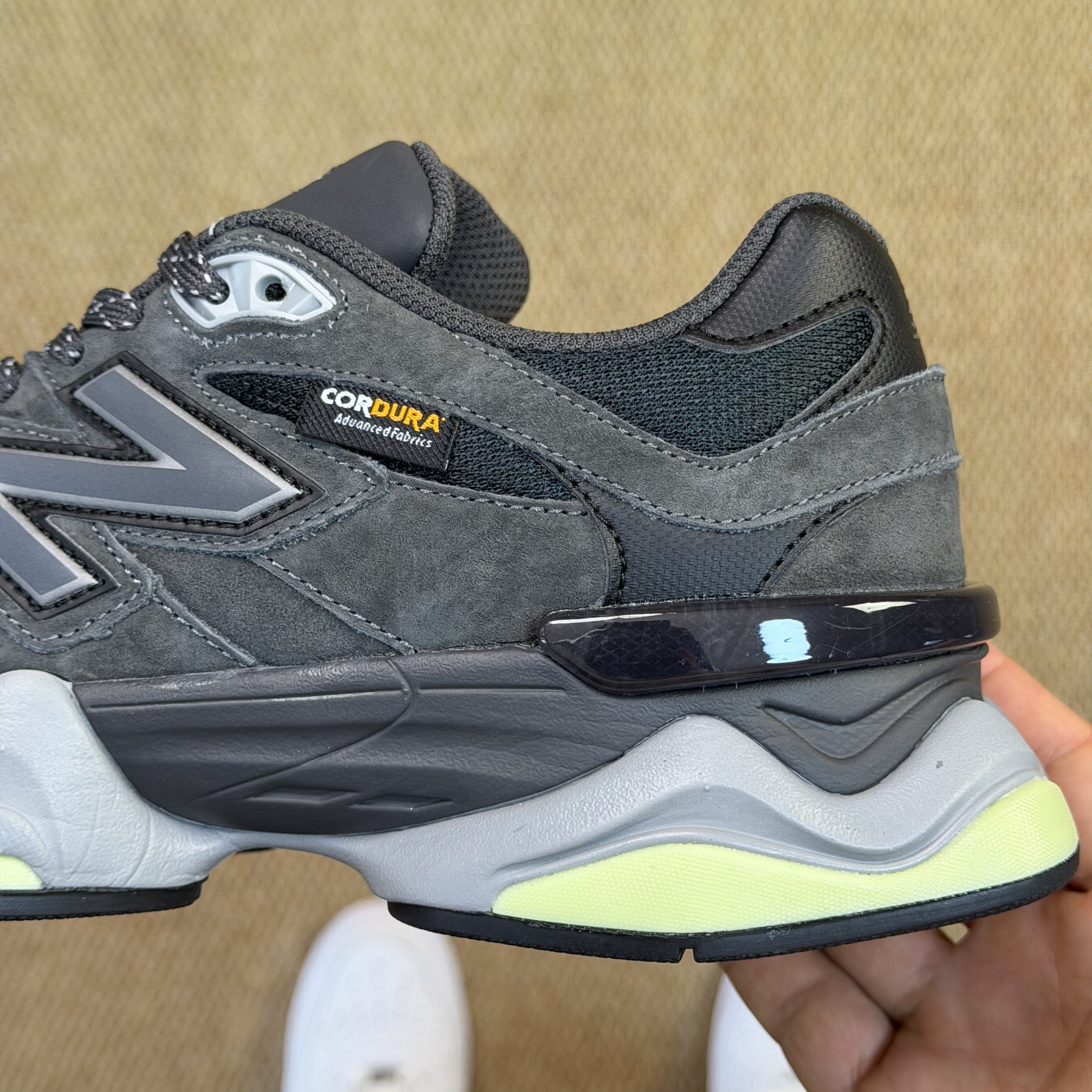 New Balance 9060 U90602P8