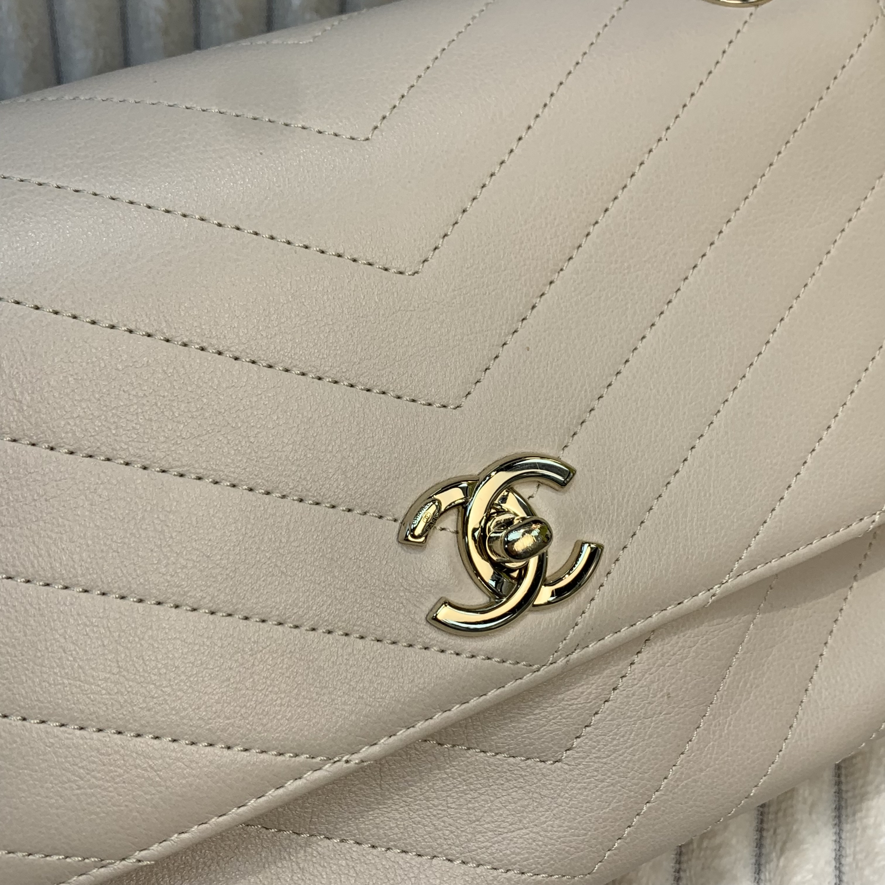 Chanel Coco handle🧋經典手袋配奶茶色