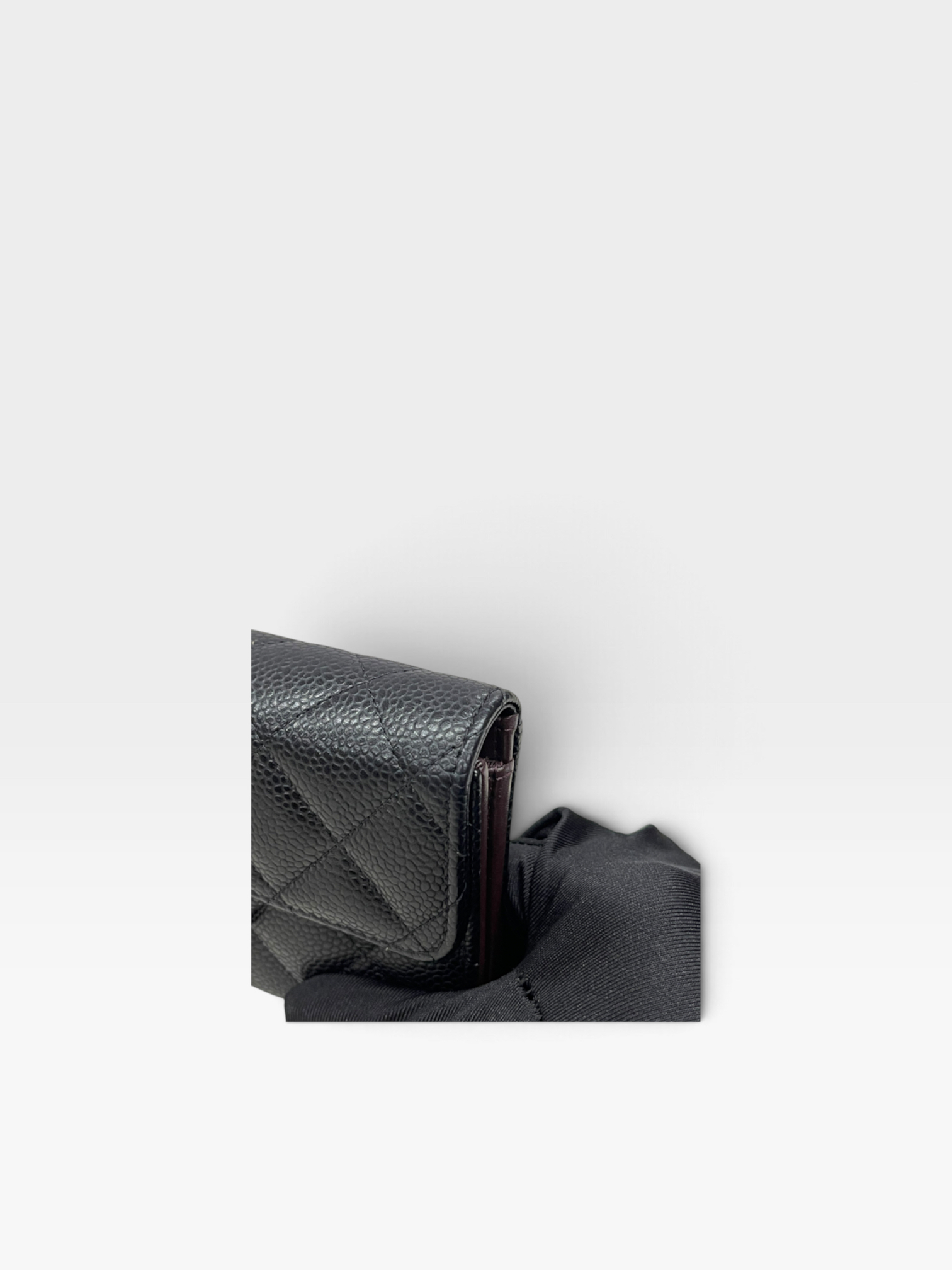 Pre-Owned CHANEL Flap Wallet / Product Code: 091012