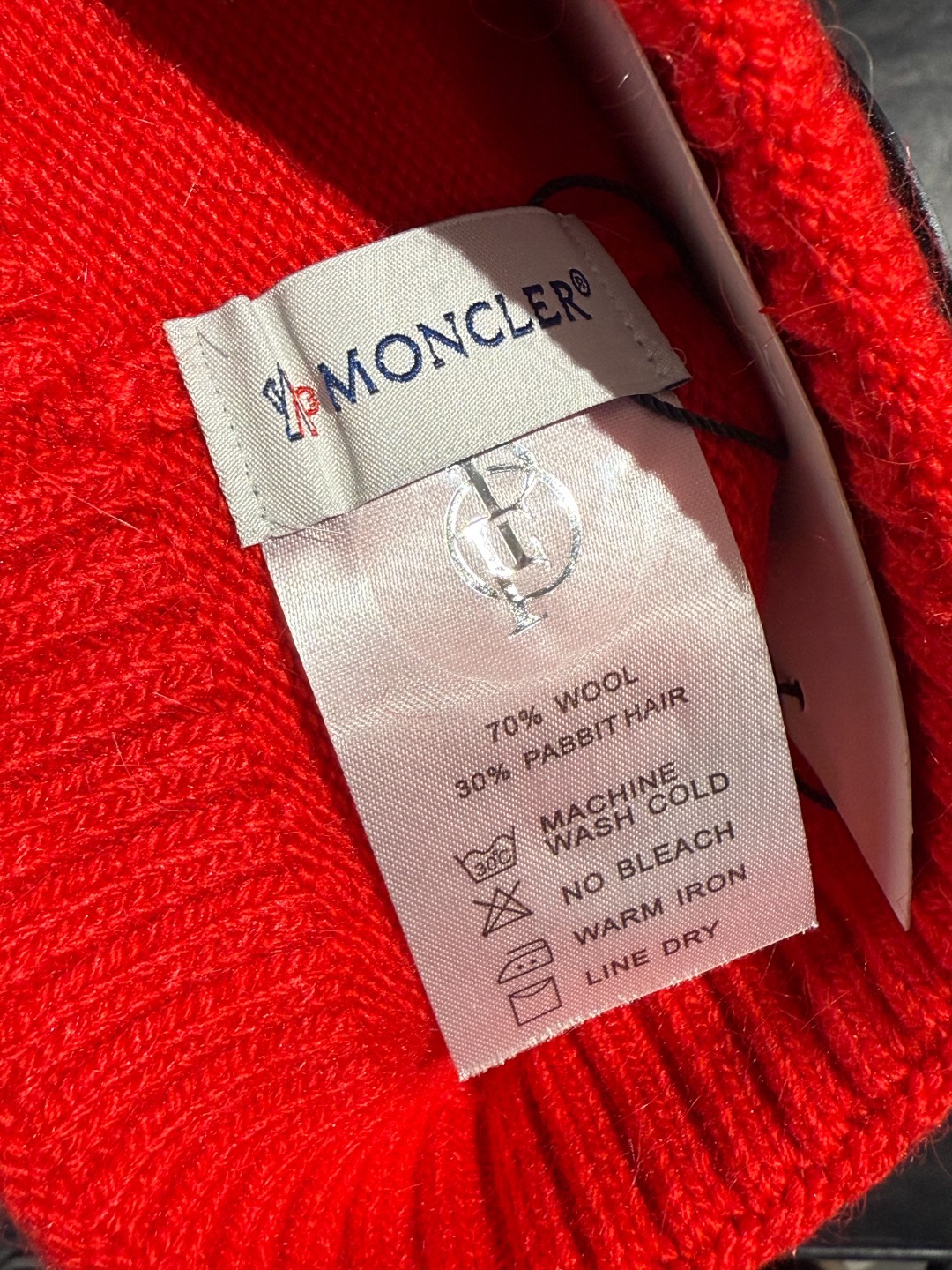 【現貨】【原單】MONCLER 大標logo羊毛冷帽 膠袋裝