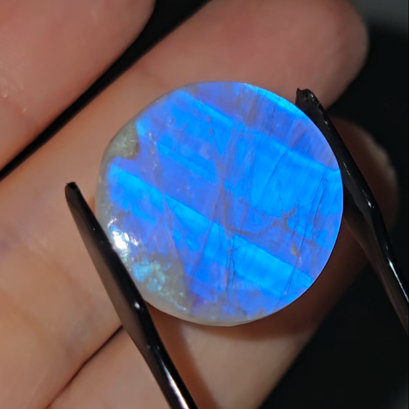 Gem-grade rainbow moonstone from India - MS5