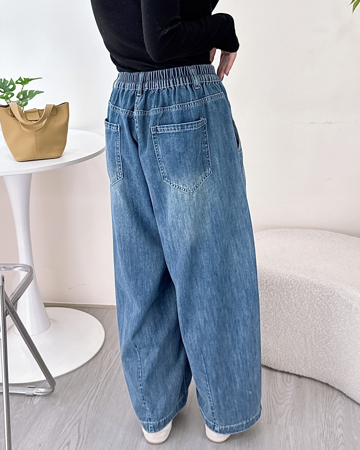 軟熟偏薄身繭型牛仔褲