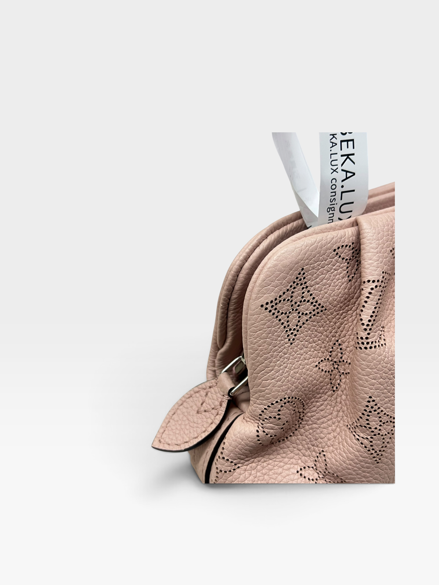 Pre-Owned LV Monogram Mahina Scala Mini Pouch / Product Code: 090403