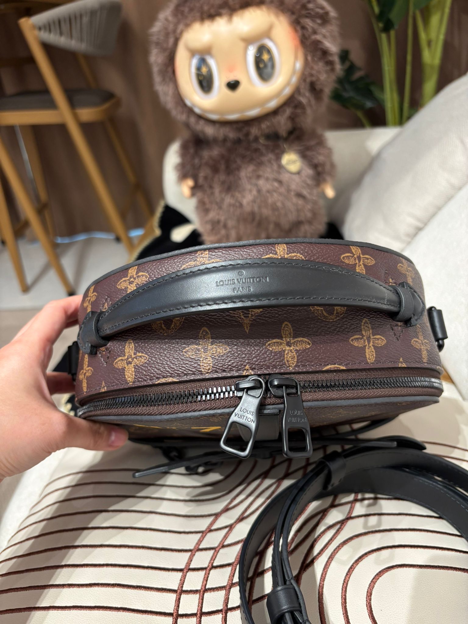 Lv wheel box bag limited edition M59706 trunk 100%Authentic, 99%New ✅Dust bag✅Box