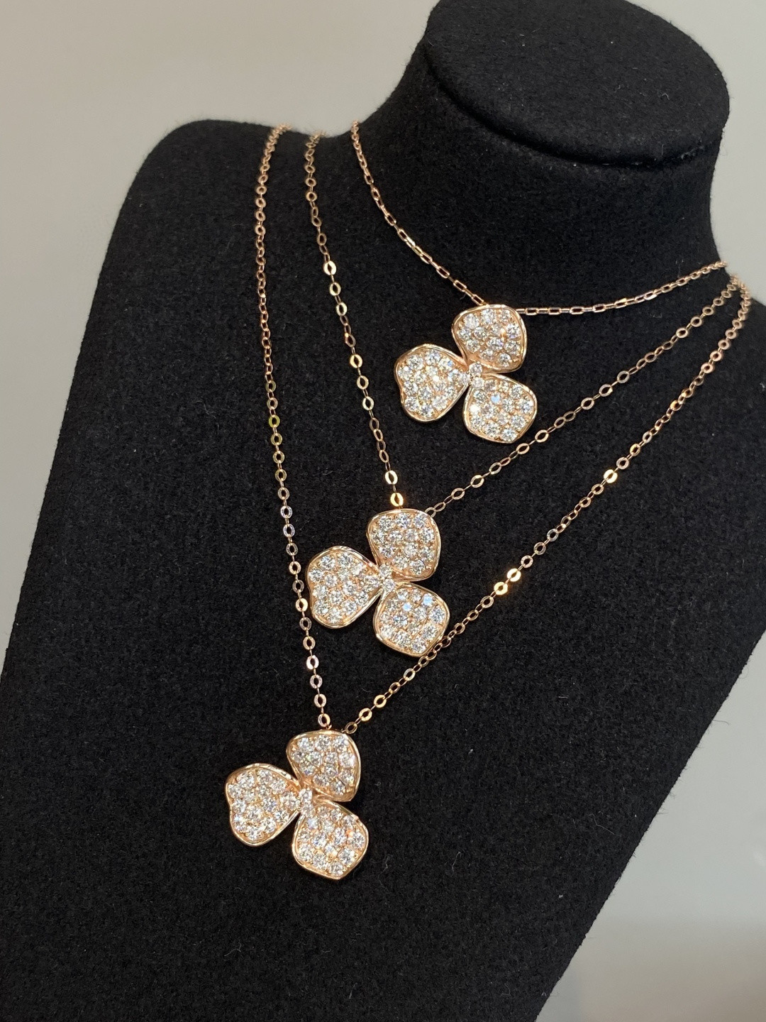 18K Diamond Pendant 