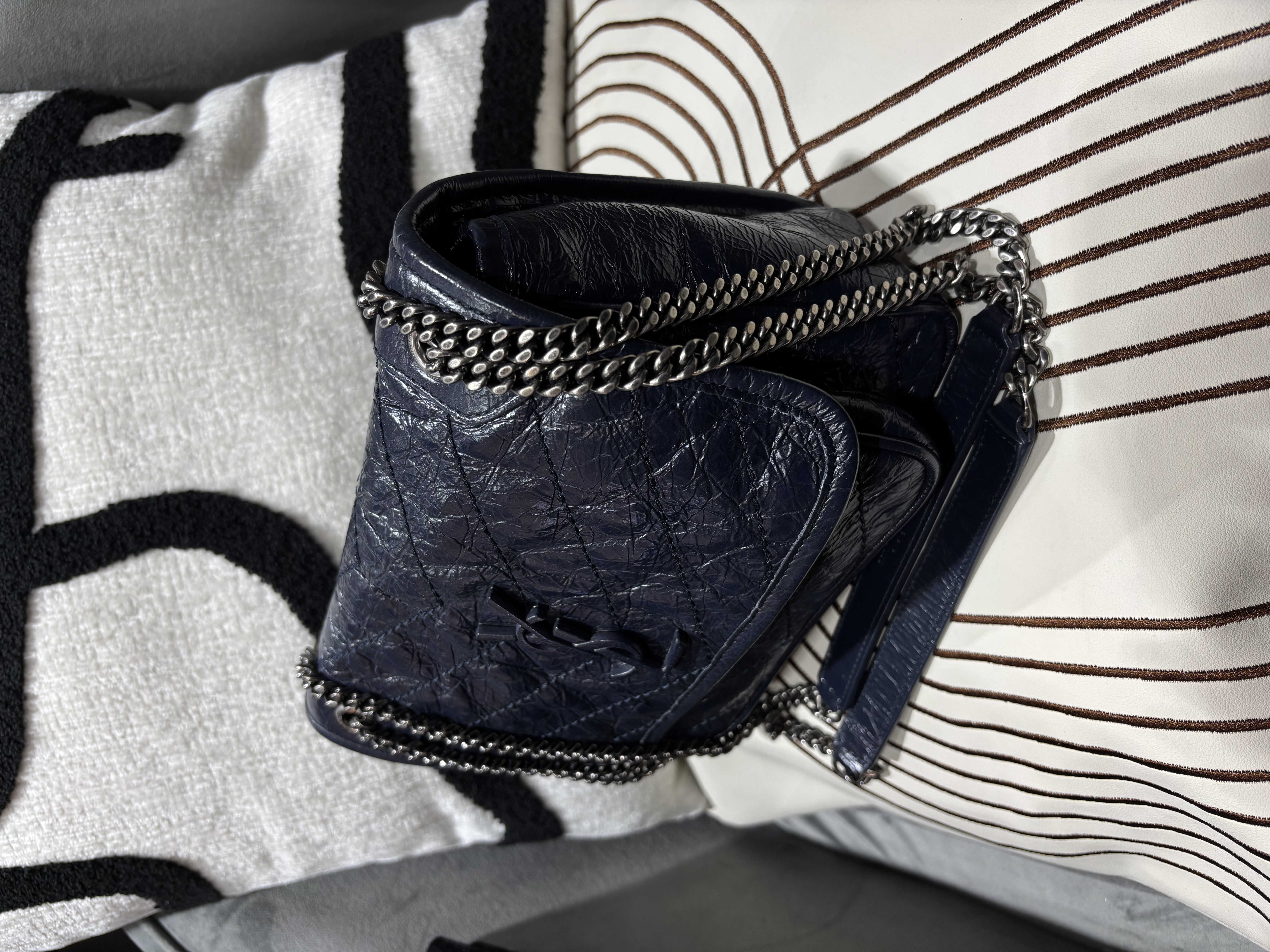 Ysl Niki baby navy 100%Authentic,98%new ✅ certificate ✅dust bag 