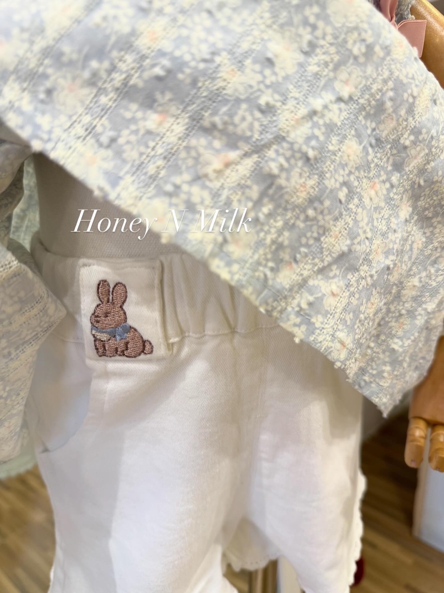Vintage Blue Floral White Bunny Shorts Set