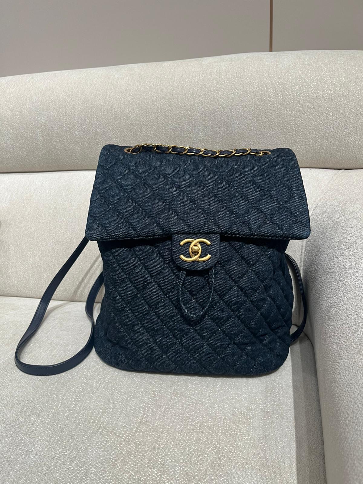 Chanel Classic Backpack Denim 100%Authentic, 95%New ✅貼✅Dust bag
