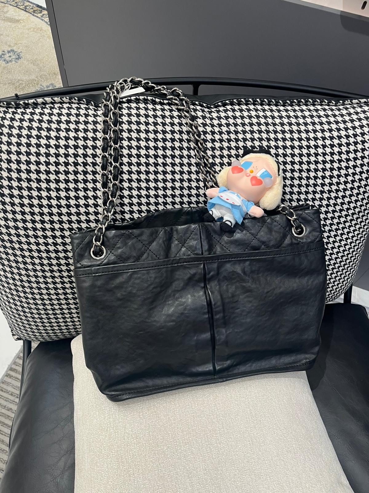 Chanel shoulder bag calfskin ,100%Authentic,95%new  ✅card✅dust bag  