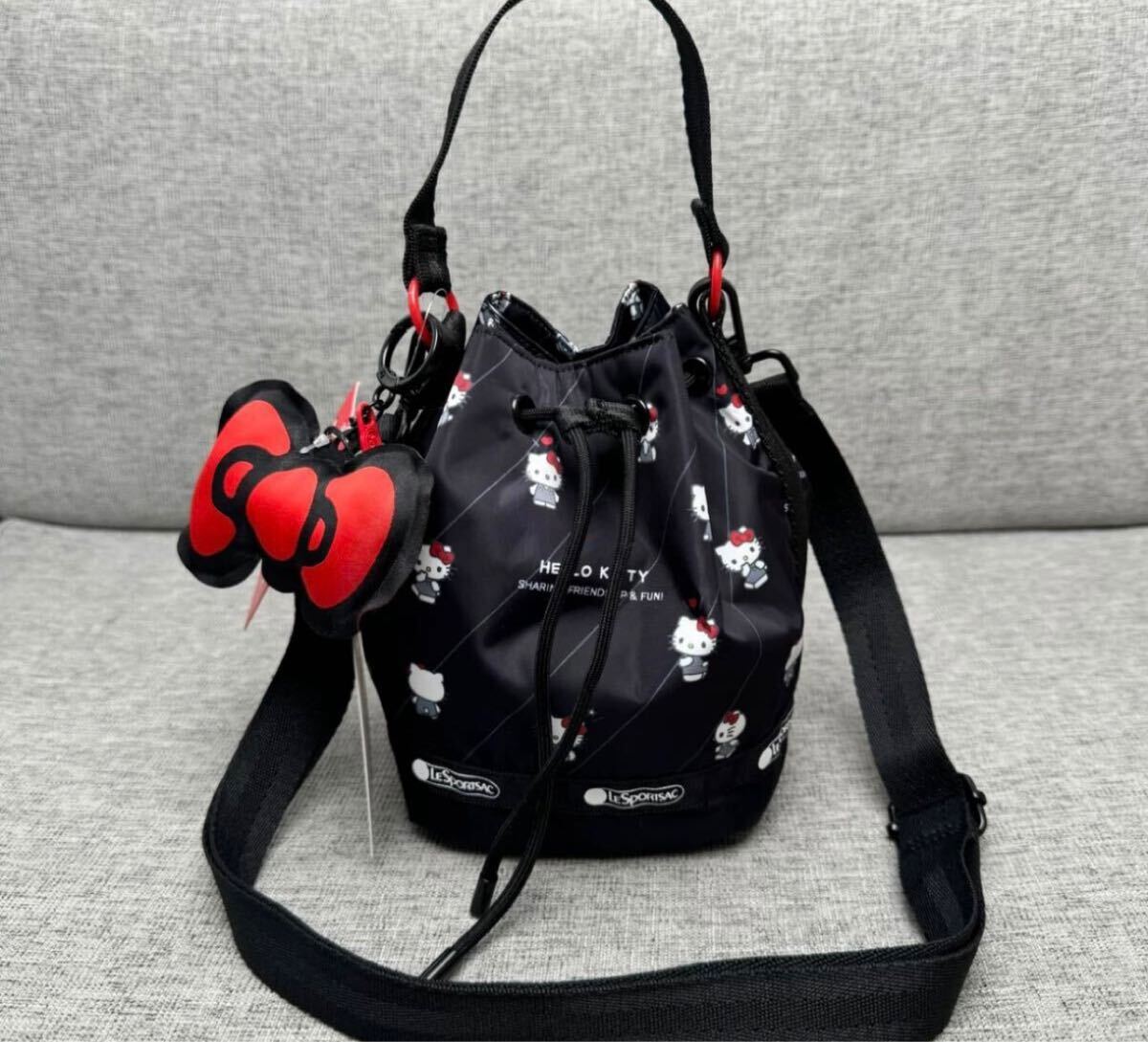 LeSportsac x Hello Kitty 聯名可愛蝴蝶結貓咪水桶袋