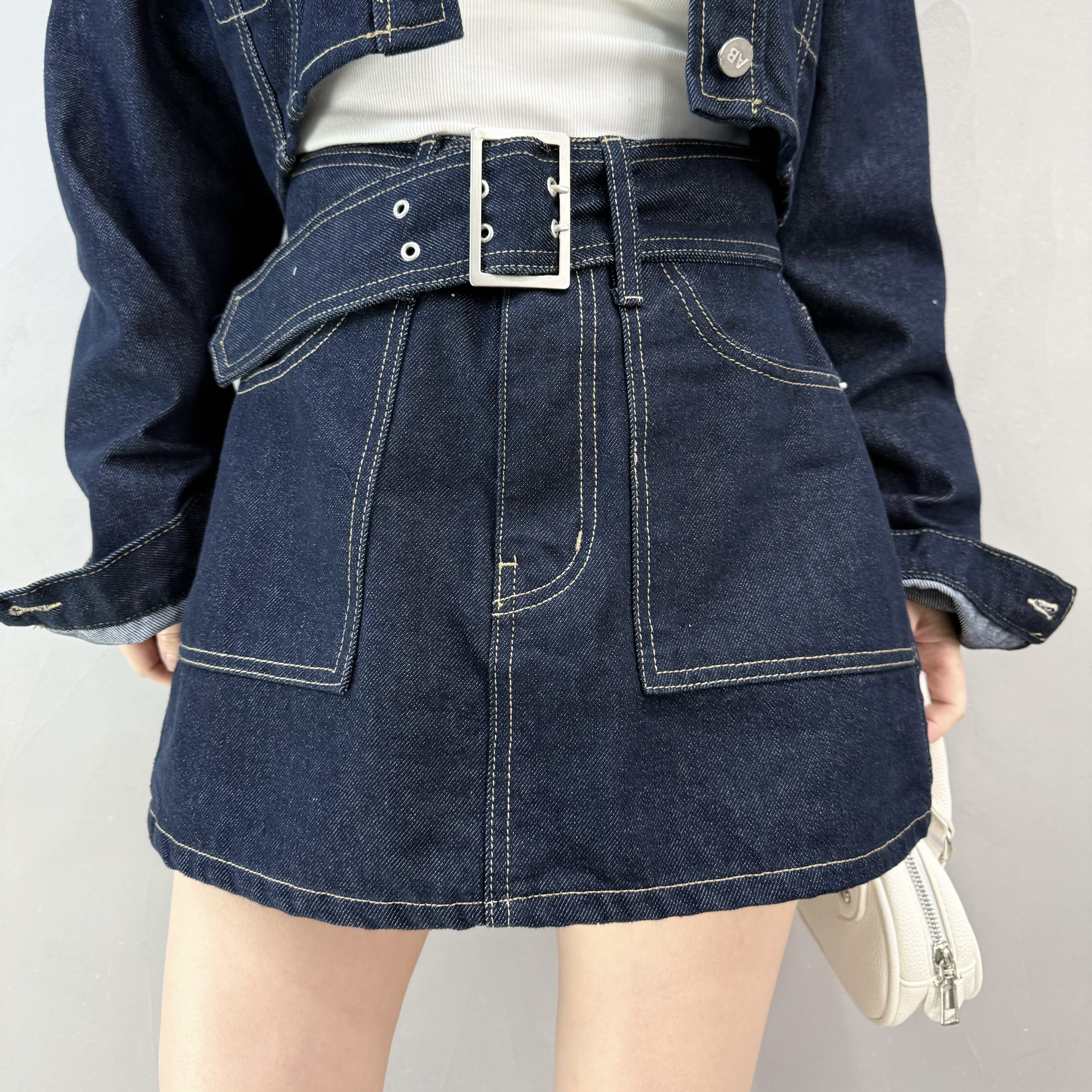 J86 車明線原色短牛仔裙褲