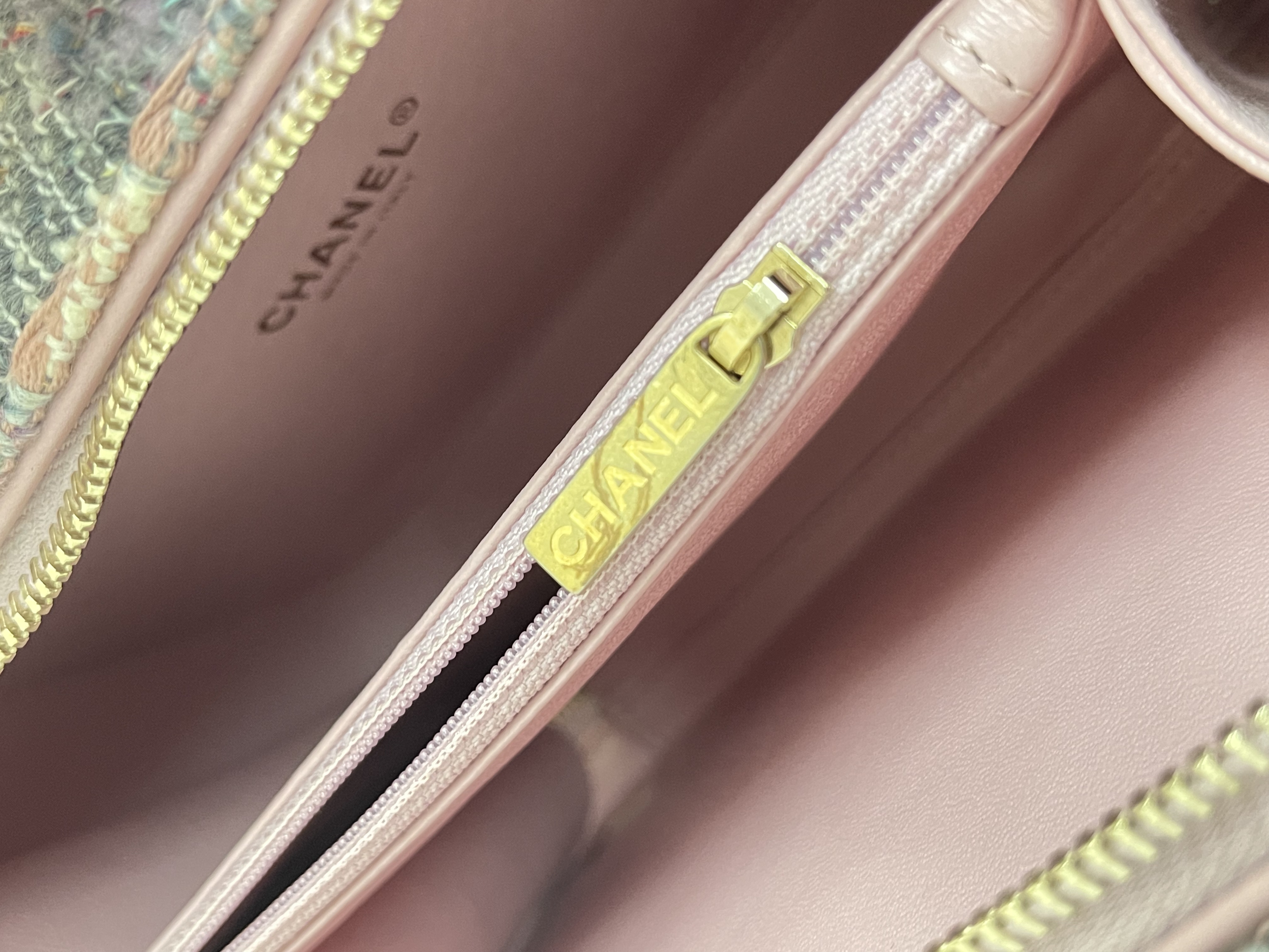 Pre-owned Chanel Tweed CC Filigree Vanity Case/ Product Code: 26042403