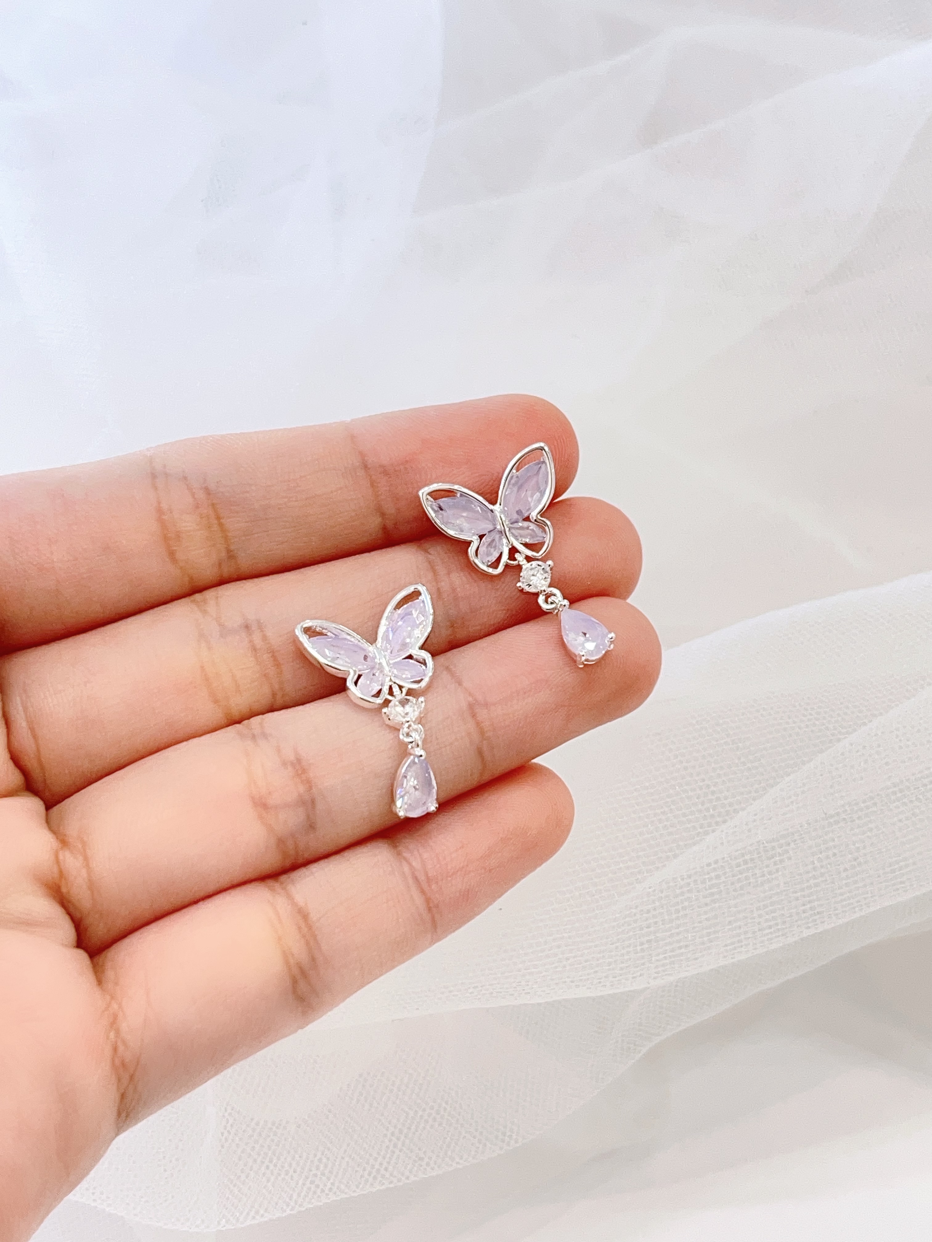 梦幻色系锆石蝴蝶水滴耳环