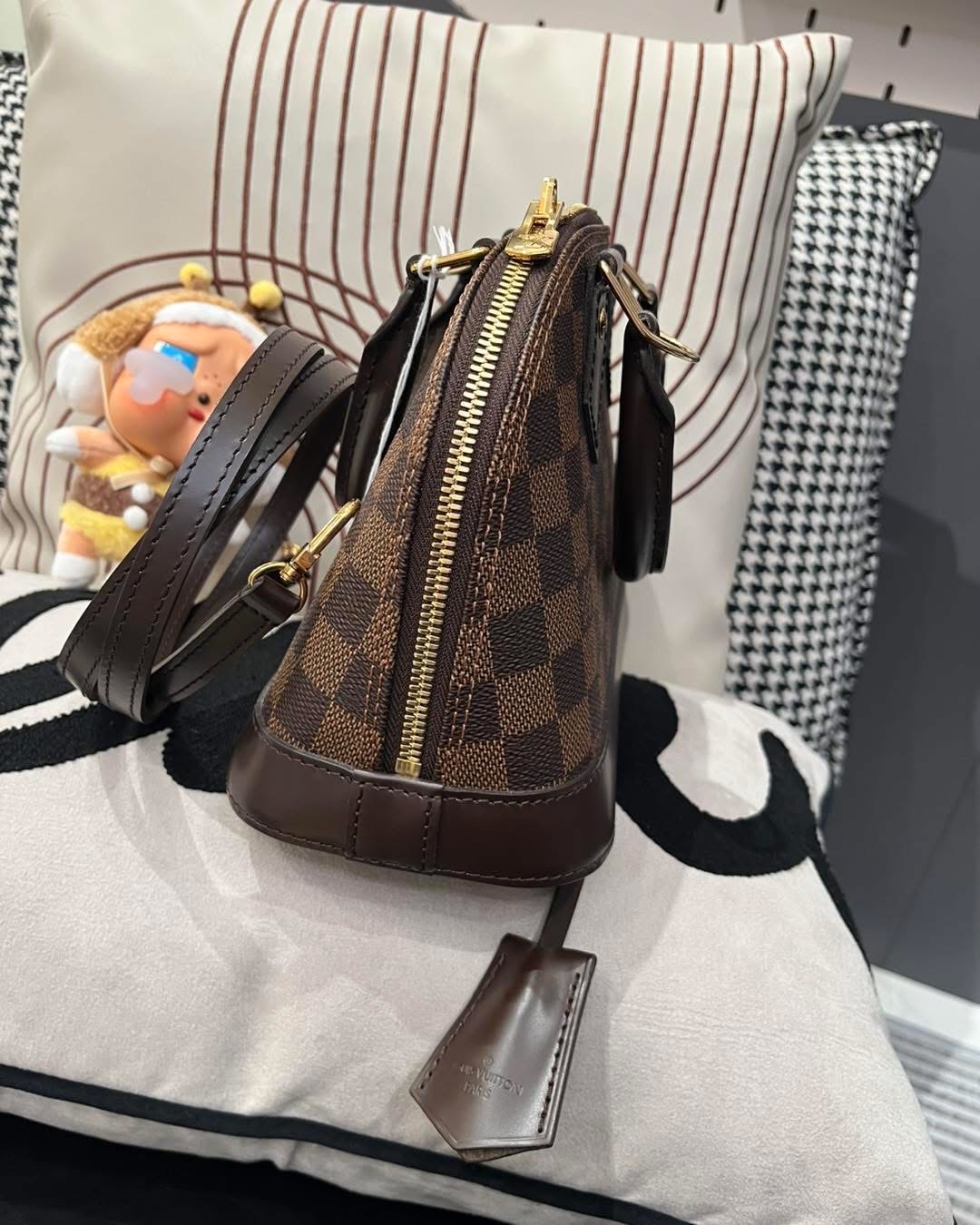 Lv alma bb damier ebene 100%Authentic,98%new ✅鎖Key ✅肩帶✅dust bag✅box