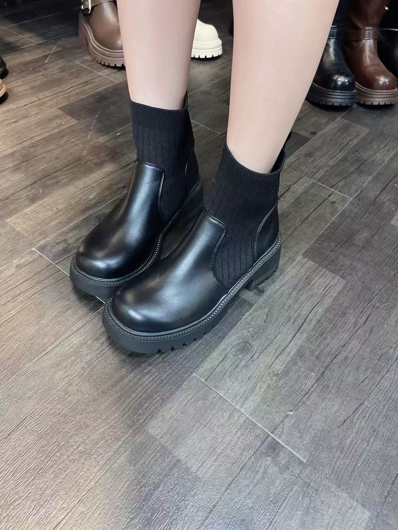 TA19 厚底增高马丁靴