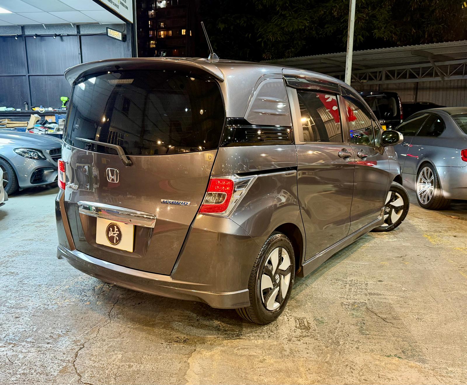 Honda Freed SPIKE Hybrid 2013