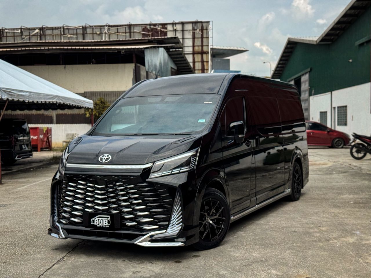 HIACE PREMIUM DIAMOND BODYKIT / H300-BDK-1011-MY