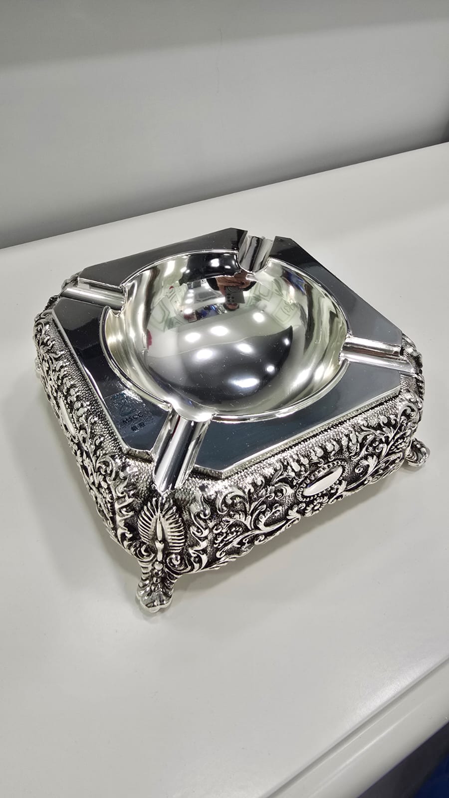 抹黑鍍銀古典花紋四方形煙灰座 4222M