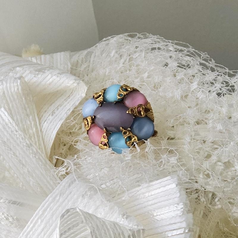 RARE! Mid-Century Czechoslovakian Pastel Glass Collar Brooch(MT589)