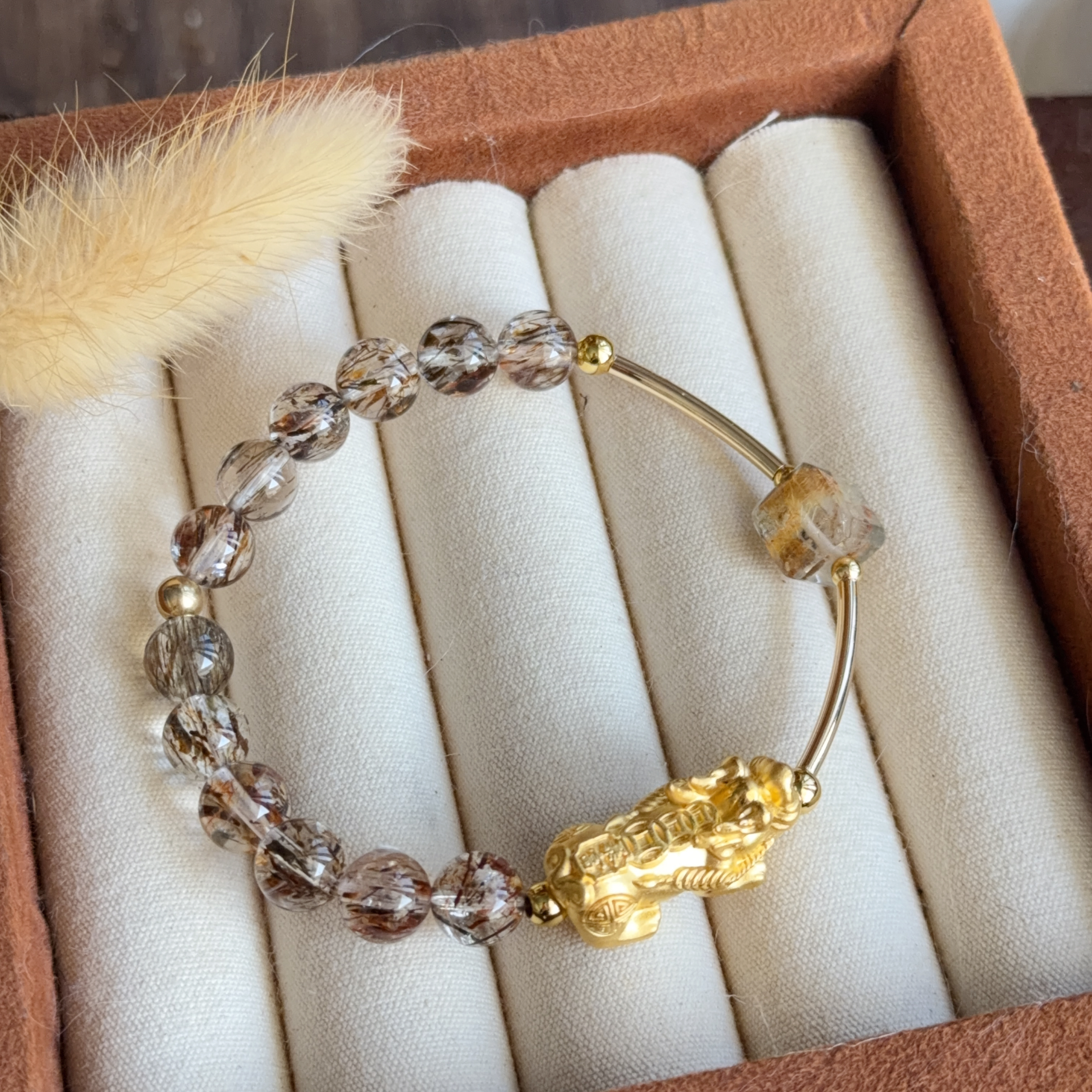  𝟵𝟵𝟵硬金貔貅襯𝟳𝗺𝗺+黑金髮晶手串