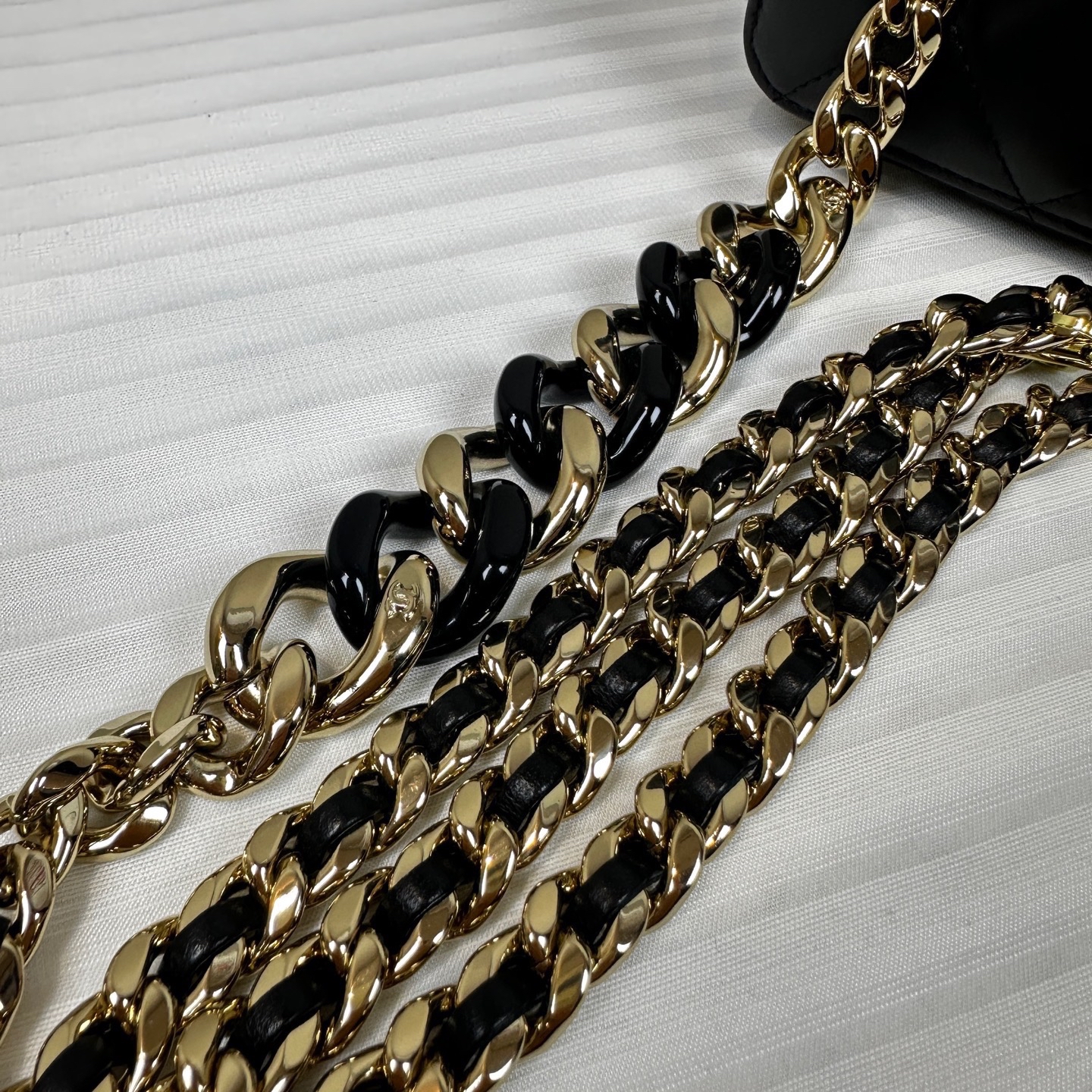 【預訂貨品】Chanel黑金羊皮化妝包