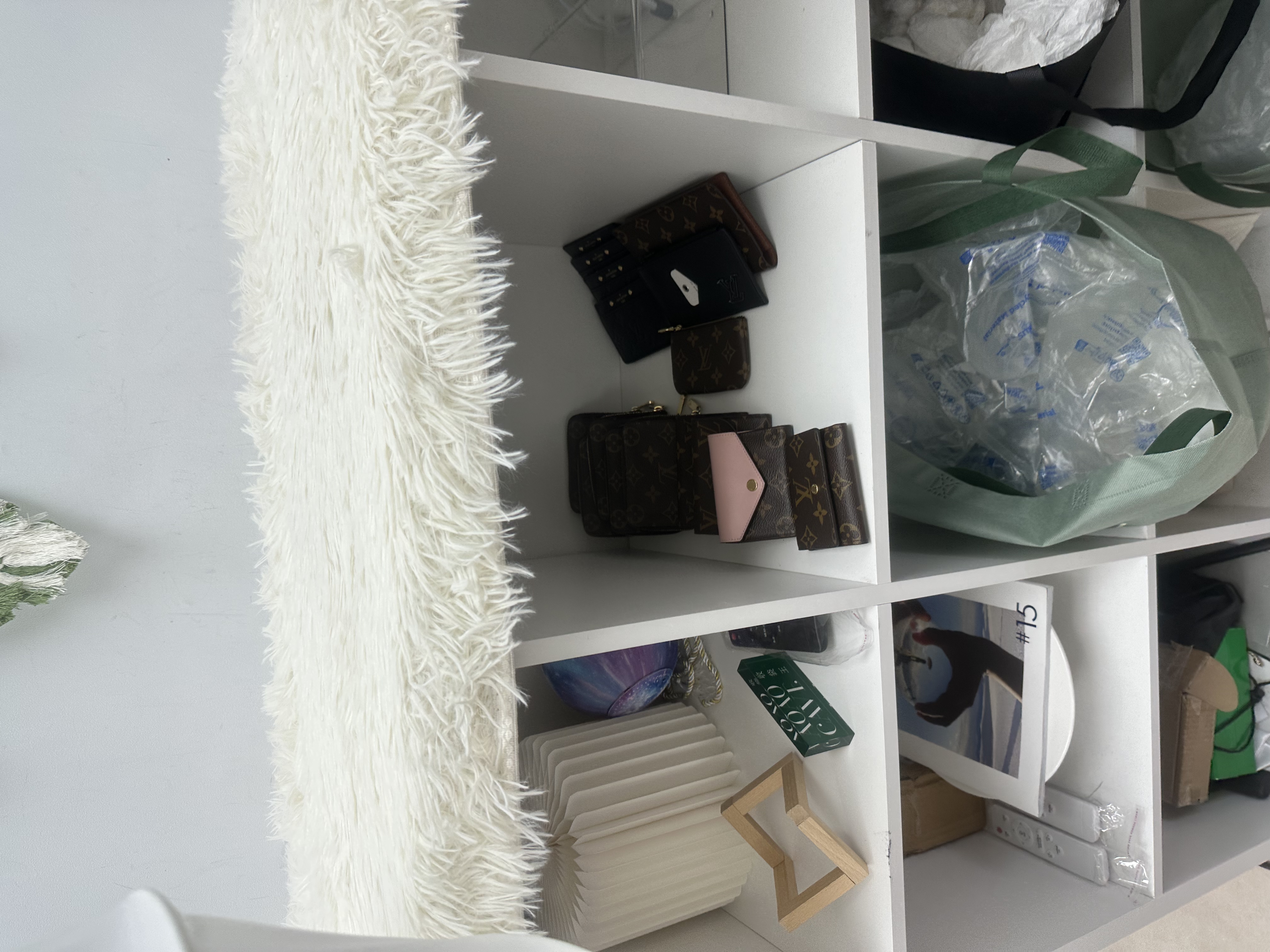 LV🤍PRE OWNED District 黑色老花郵差包 PM Size 晶片款🖤 