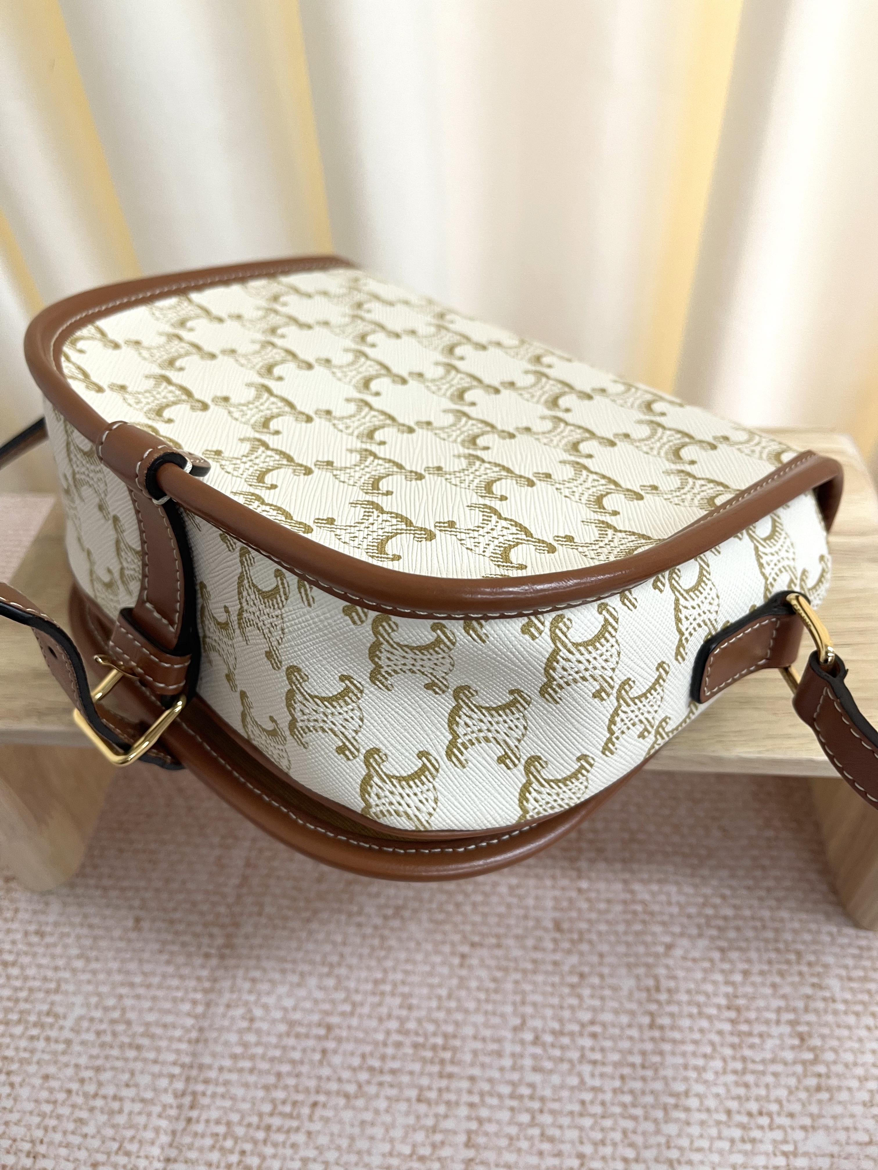 Pre-owned Celine Folco shoulder bag/ Product Code: 26020302