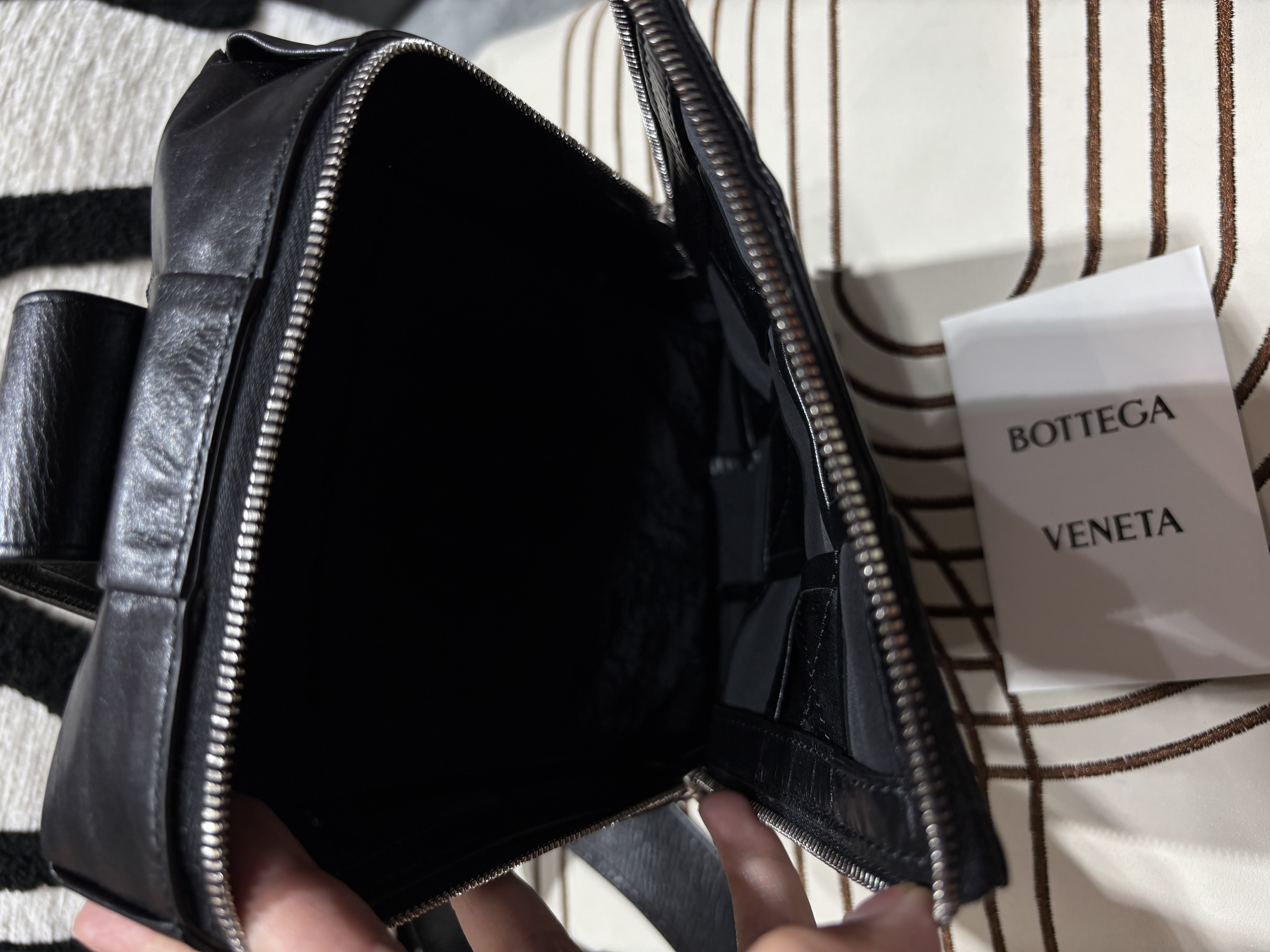Bottega Veneta BV waist bag Cassette Sling Crossbody Bag Black ✨ 100%Authentic, 98%new ✅Booklet ✅Dust bag
