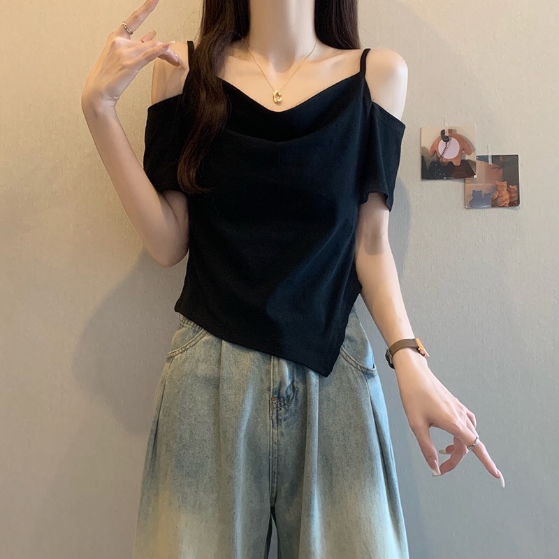 B177(16293) 韩版纯欲风显瘦一字双吊带露肩下摆斜开角黑上衣 