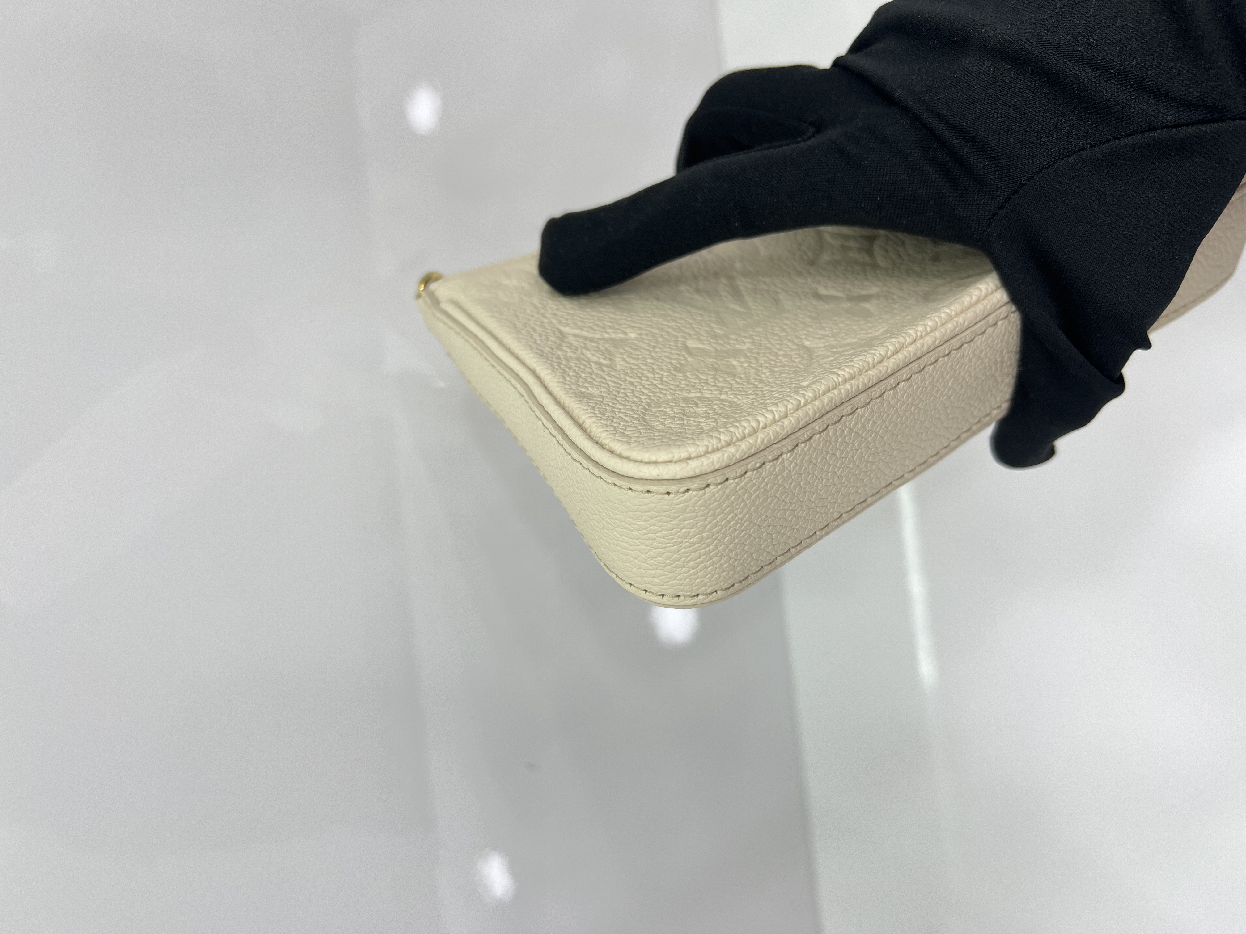 直播貨品 |  [1個-$100 2個-$300］EE32