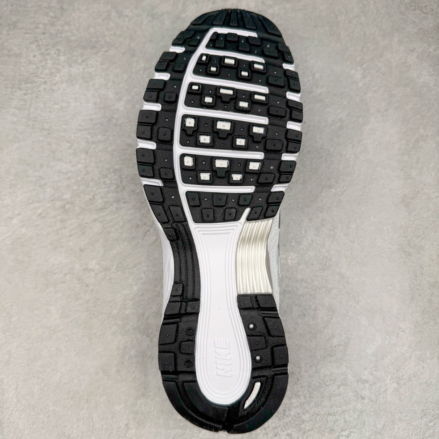 Nike P-6000 CD6404-107 