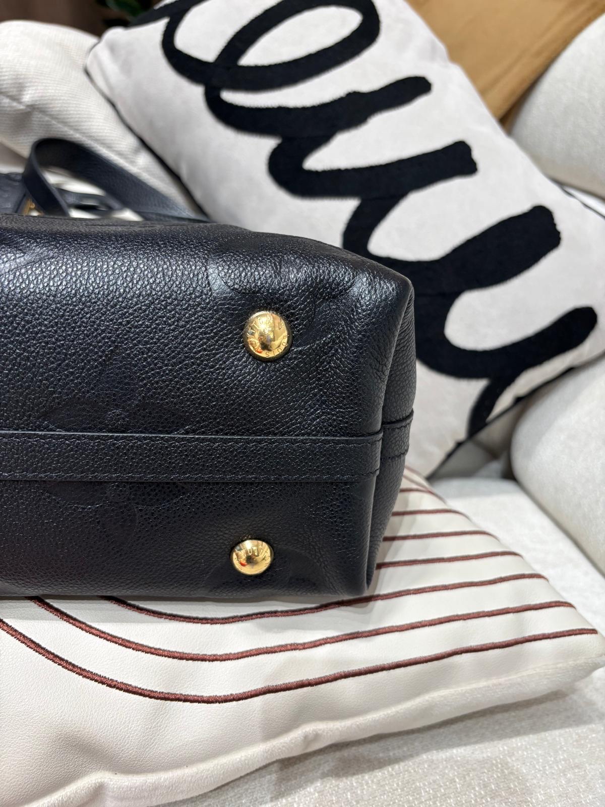 Lv carryall pm Monogram Empreinte Leather 100%Authentic,95%new ✅肩帶✅塵袋✅pouch