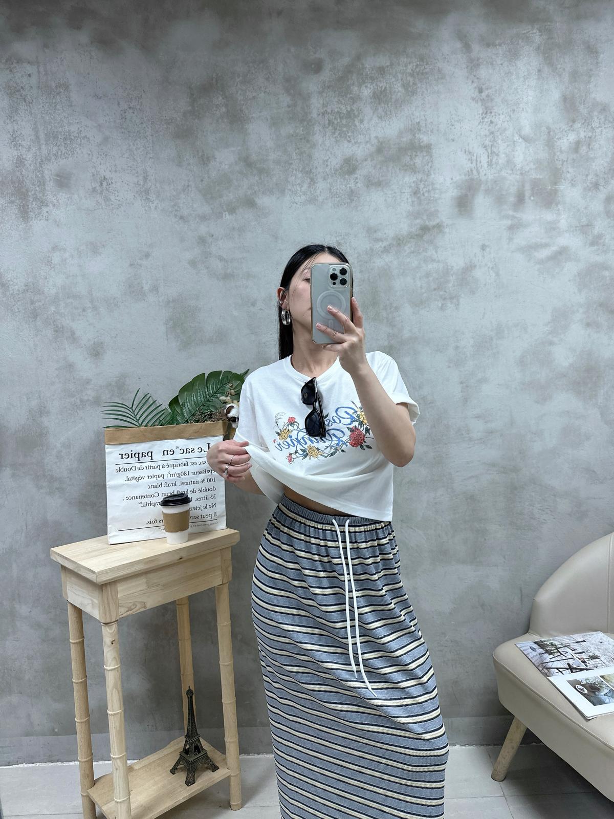 J18 洗水玫瑰print Tee
