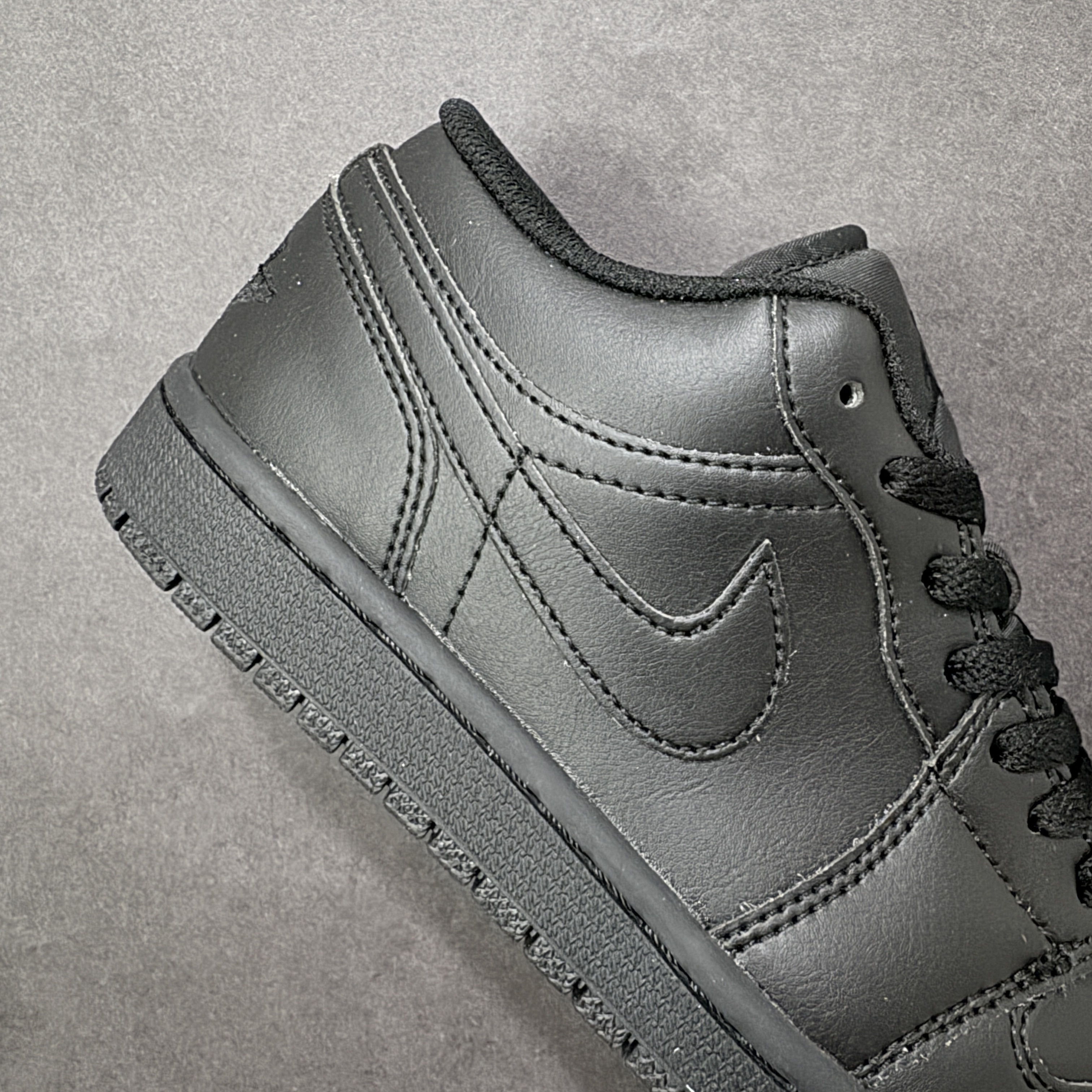 Nike Air Jordan 1 Low 553558-093