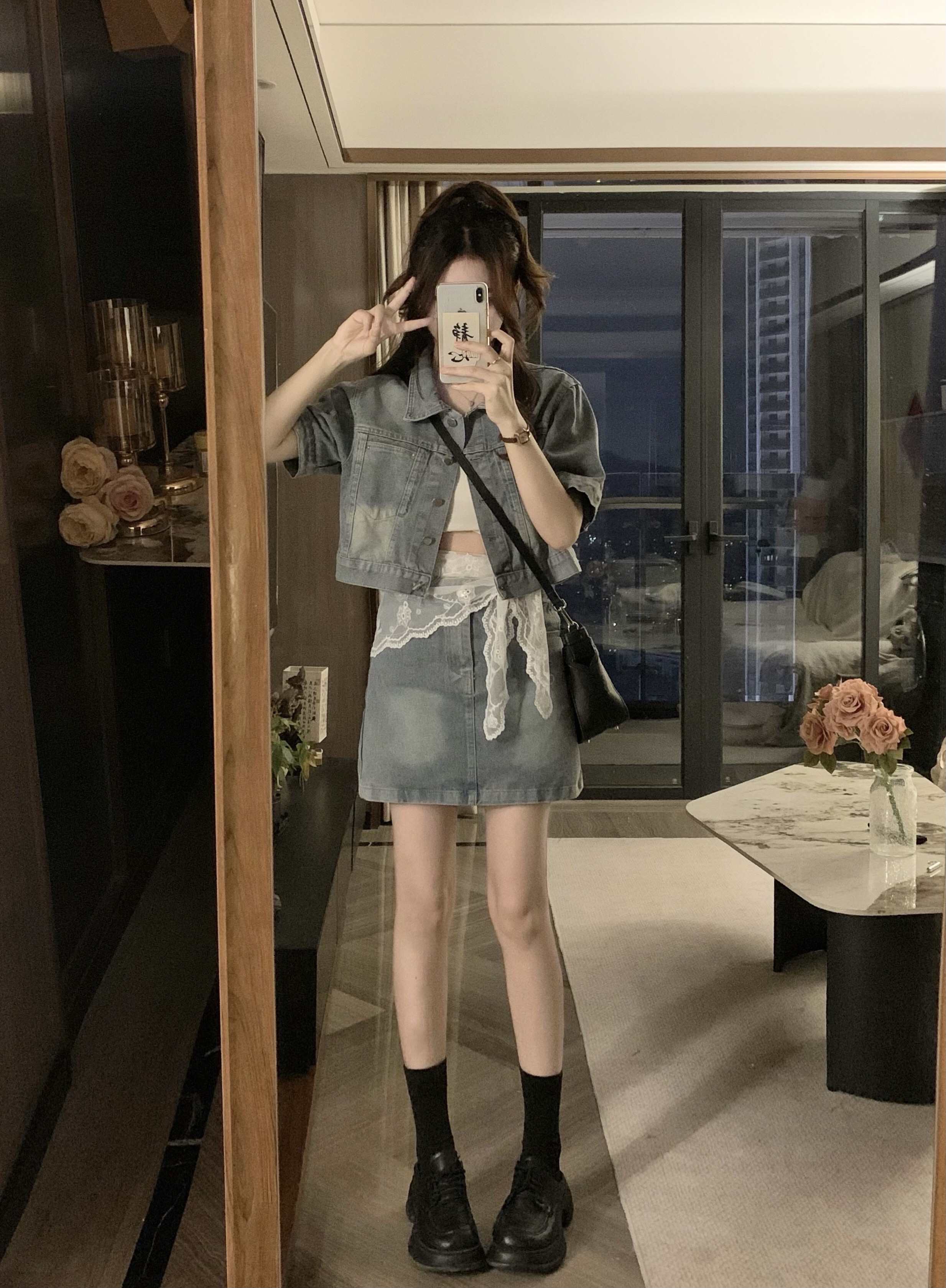 B95(9879) 港风时尚JEANS后开角外套上衣与付蕾丝丝巾短裙三件套套装 