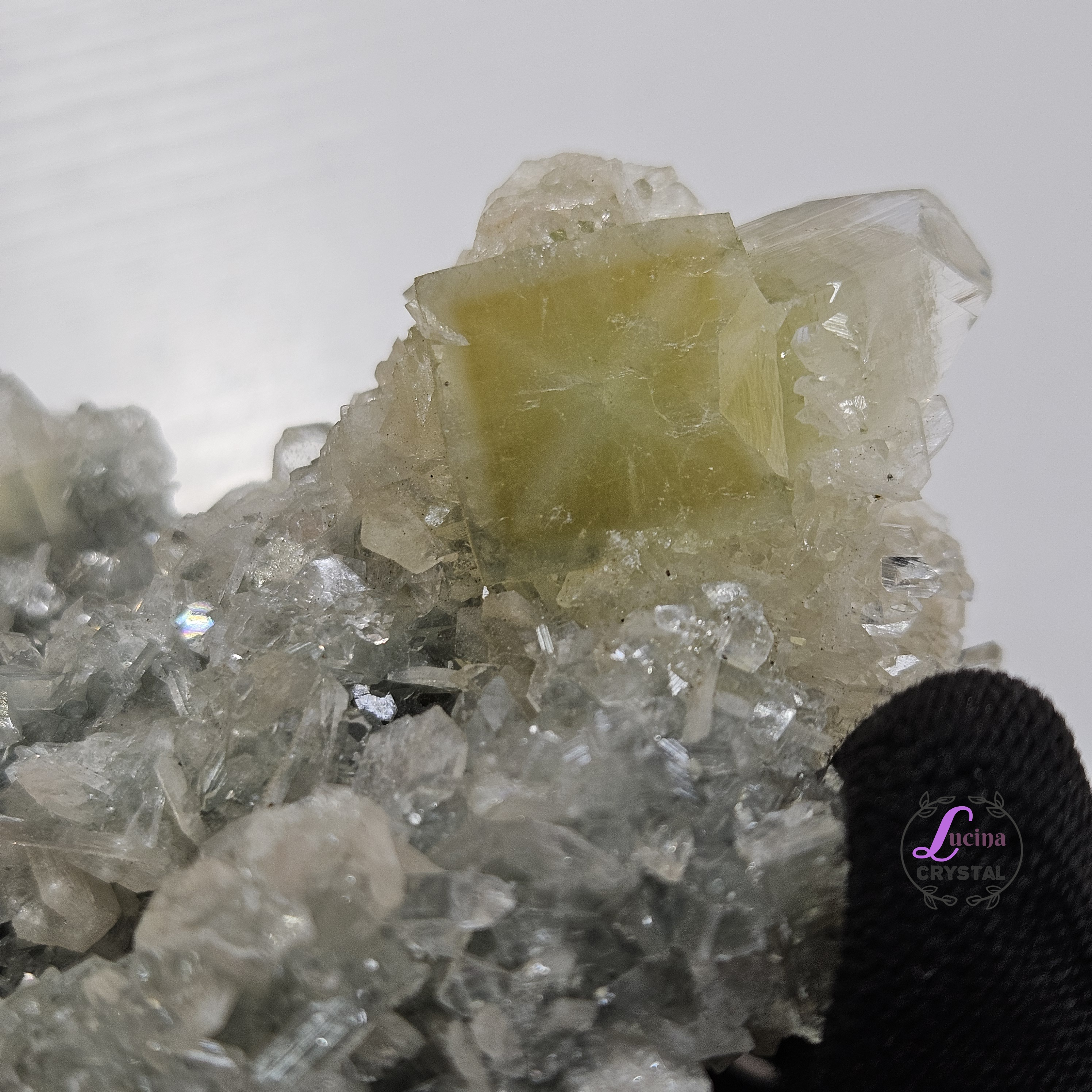 (Co#8555) 藍軟糖底鑽石魚眼石/Blue Chalcedony Diamond Apophyllite 