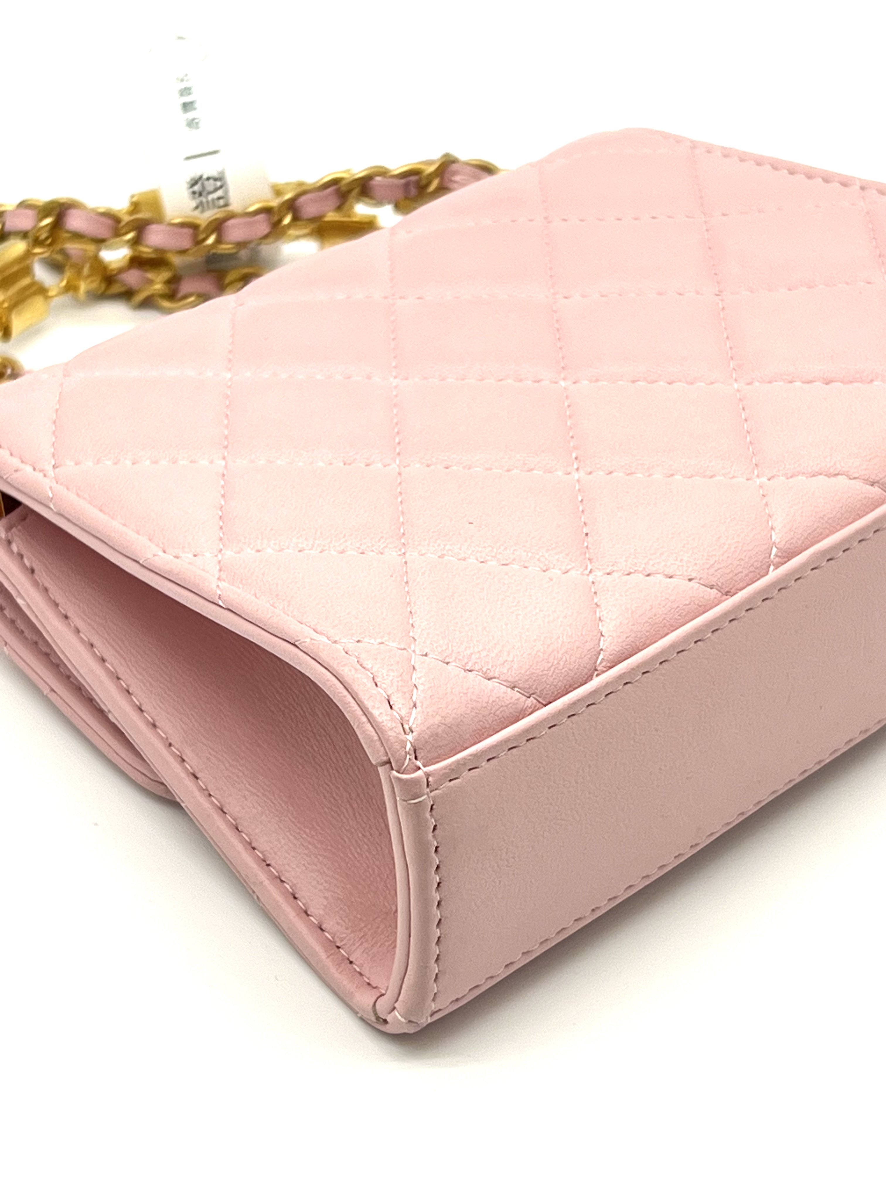 Pre-Owned Chanel Mini Handle Purse With Chain / Product Code: 26040704