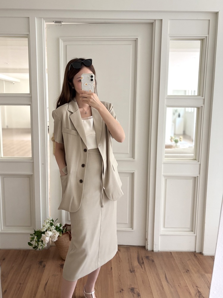 Sandstone Belted Skirt (Light Beige)