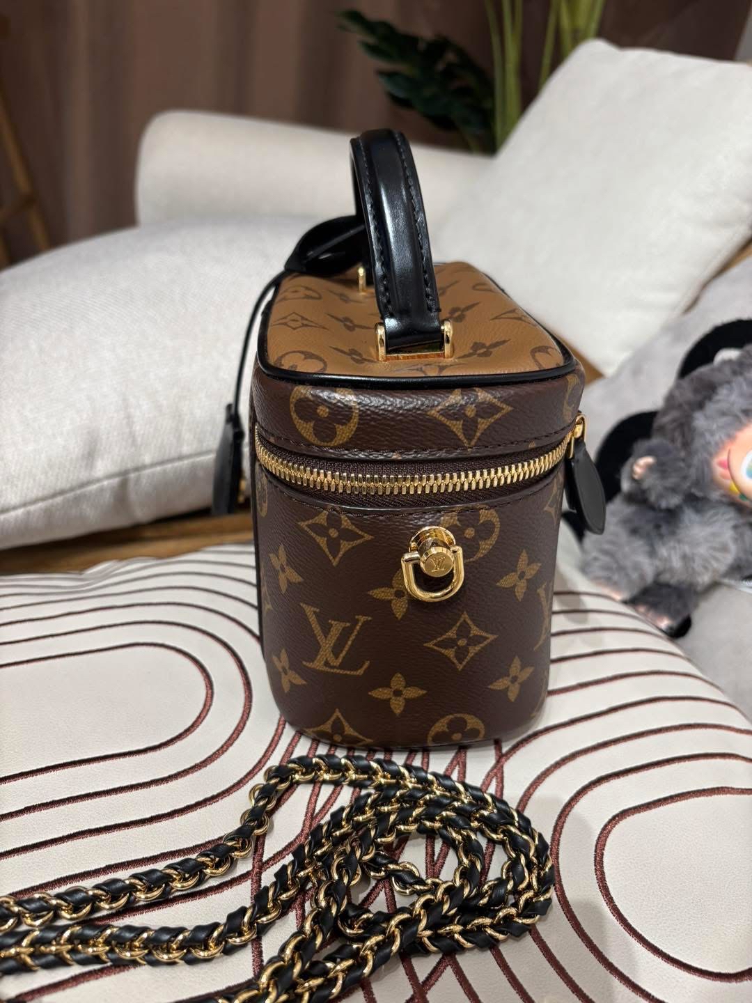 Lv vanity pm M45165 Reverse 2way bag  100%Authentic ,98%new  ✅key lock ✅dust bag