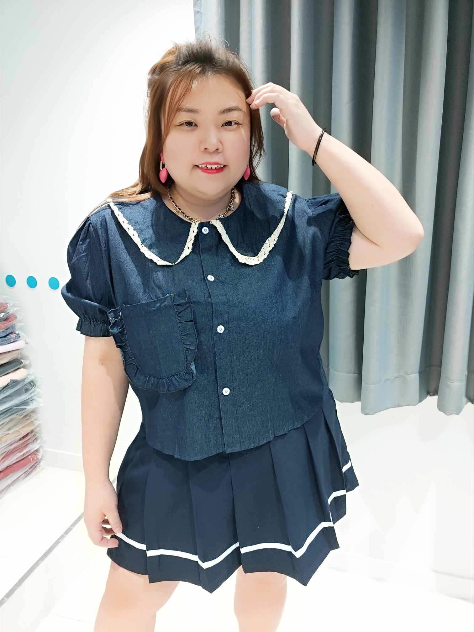 DOD12 蕾丝边翻领设计上衣