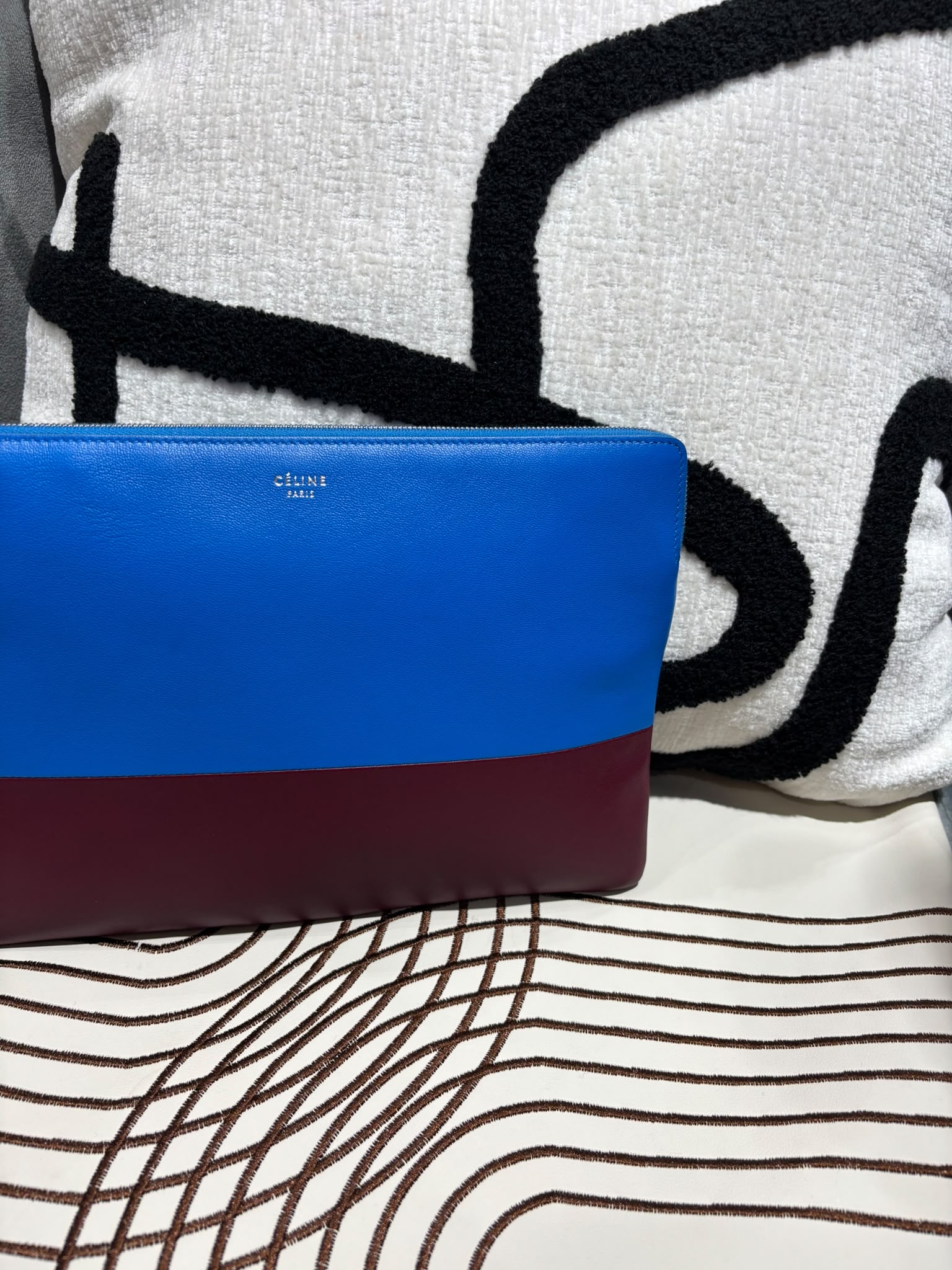 Celine Solo Clutch Bag 藍色拼酒紅小牛皮手拿包 ,$100%Authentic, 99%New