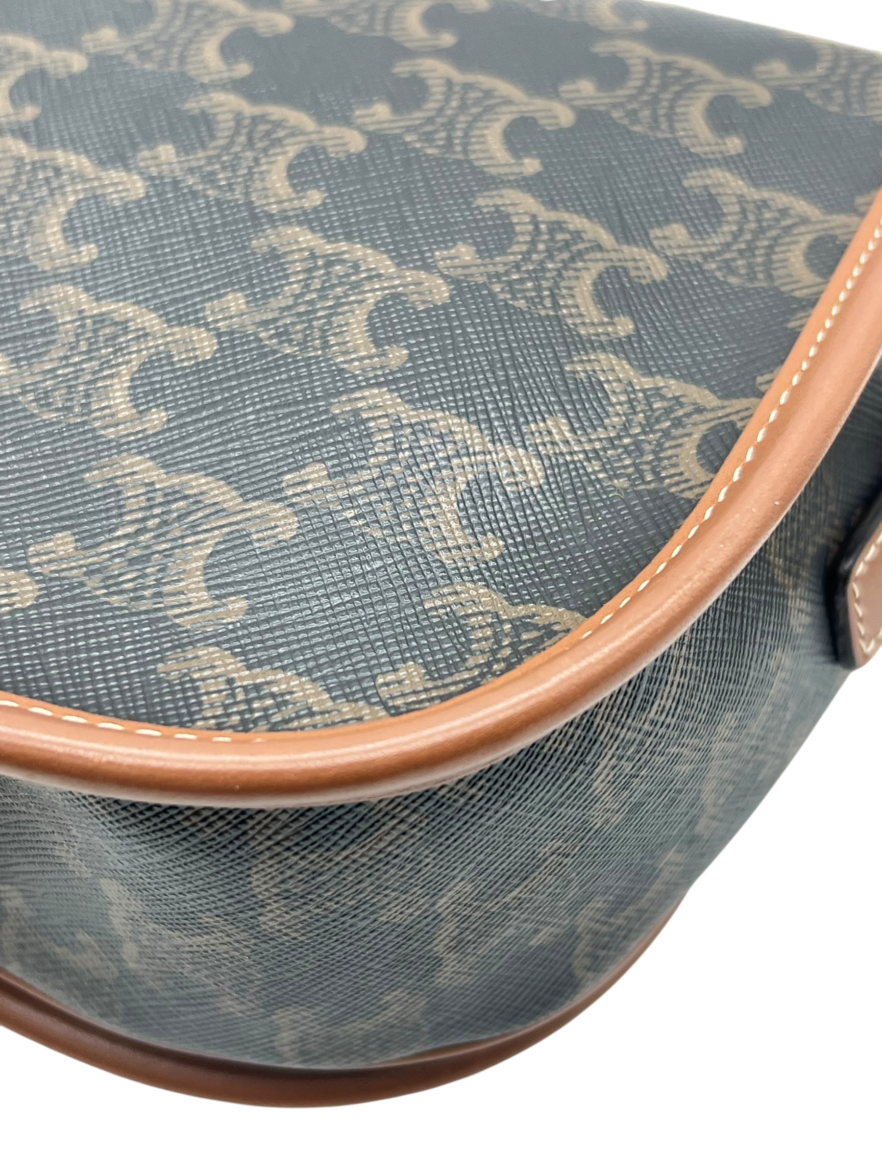 Pre-Owned CELINE Triomphe Folco / Product Code: 26060503