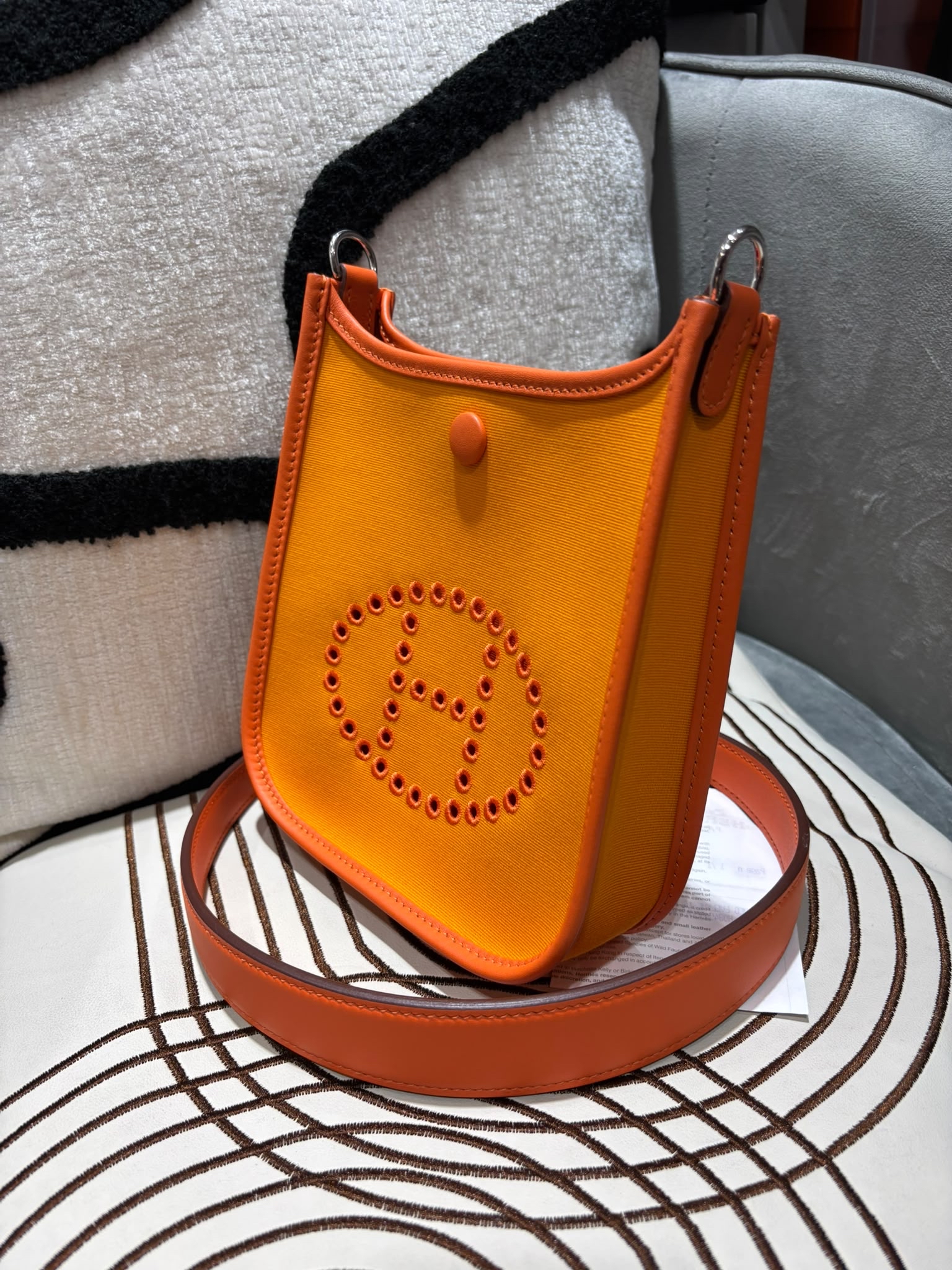 全新Hermes Mini Evelyne Limited Edition 限量版100%Authentic, 全新未使用品✅ 專門店收據✅Dust bag✅盒