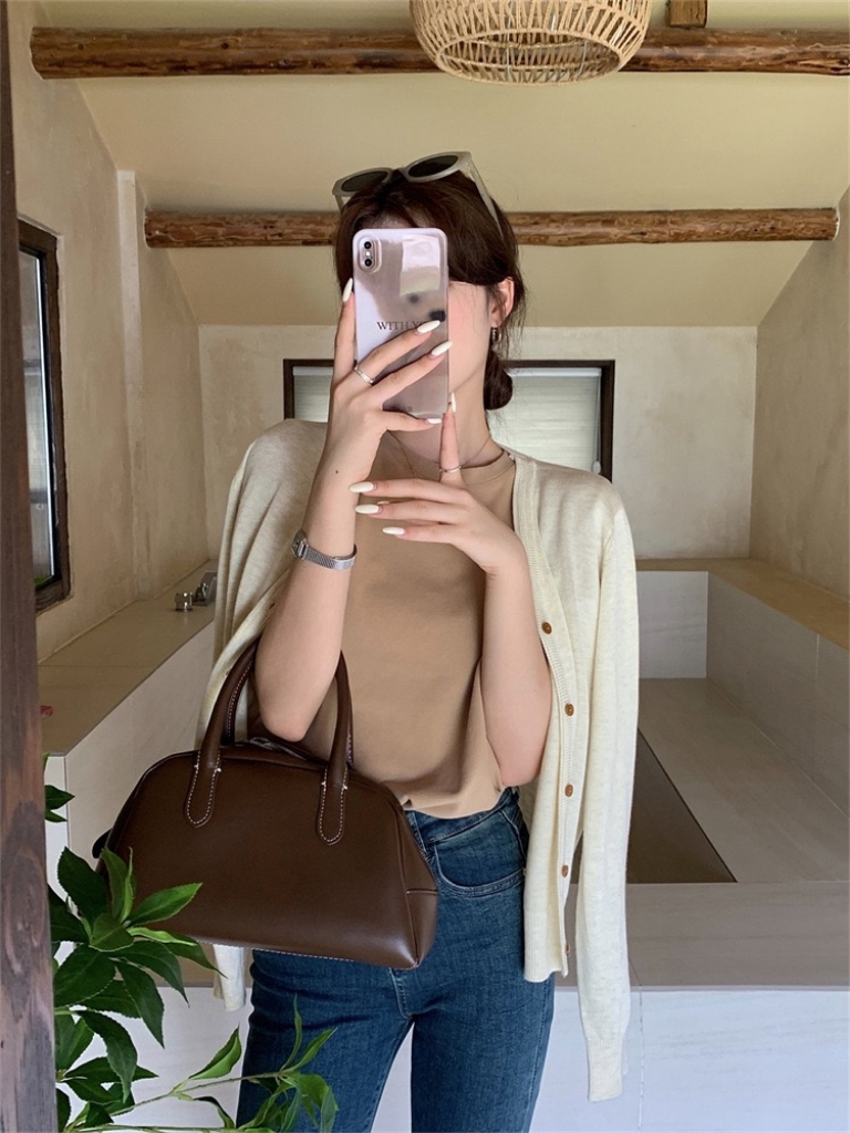 Cloudy Puff Round Neck Tee 云朵泡泡纯色圆领磨毛Tee (11 Colours)