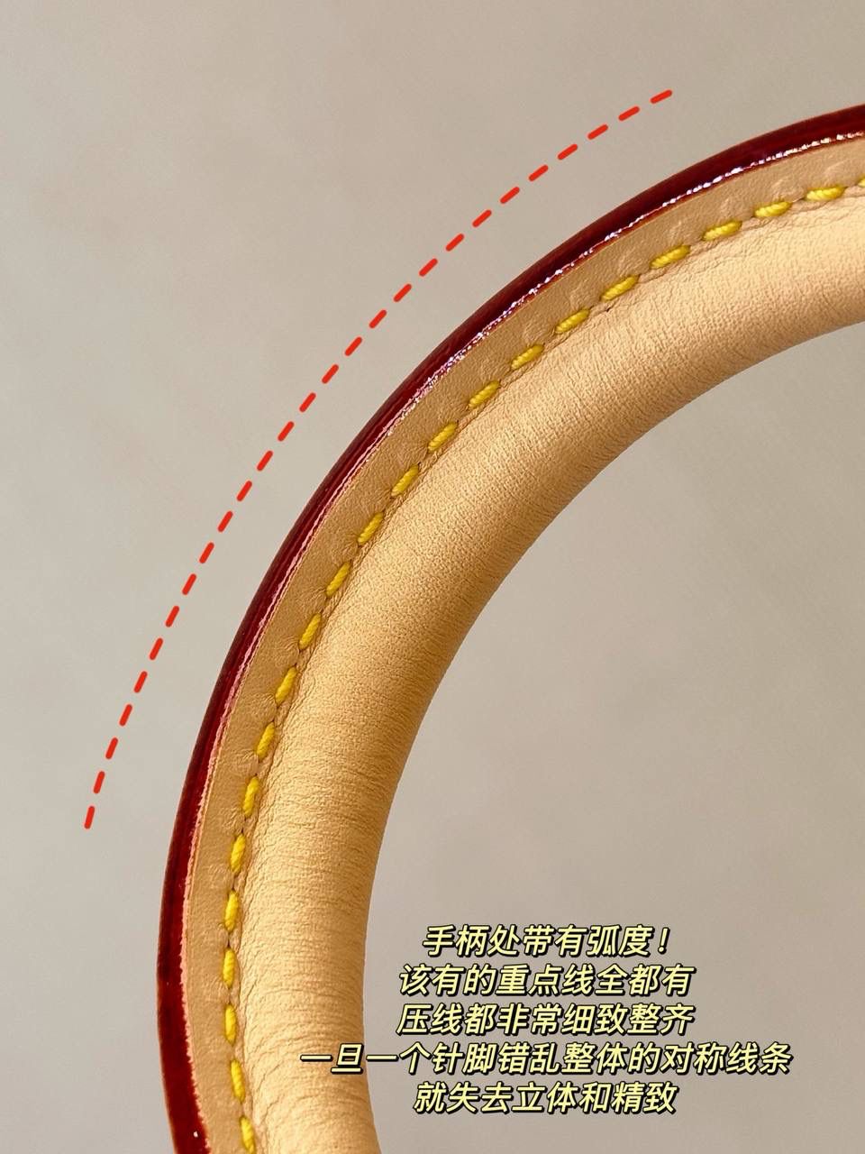 LV白三彩贝壳包👜✨ Alma 的大小加上贝壳包型， 配这个白三彩真的刚刚好 💕 拼皮比例很美， 蝴蝶结＋金色小锁， 又复古又少女，越看越爱 ✨ 📏 尺寸：19 × 13 × 9 cm