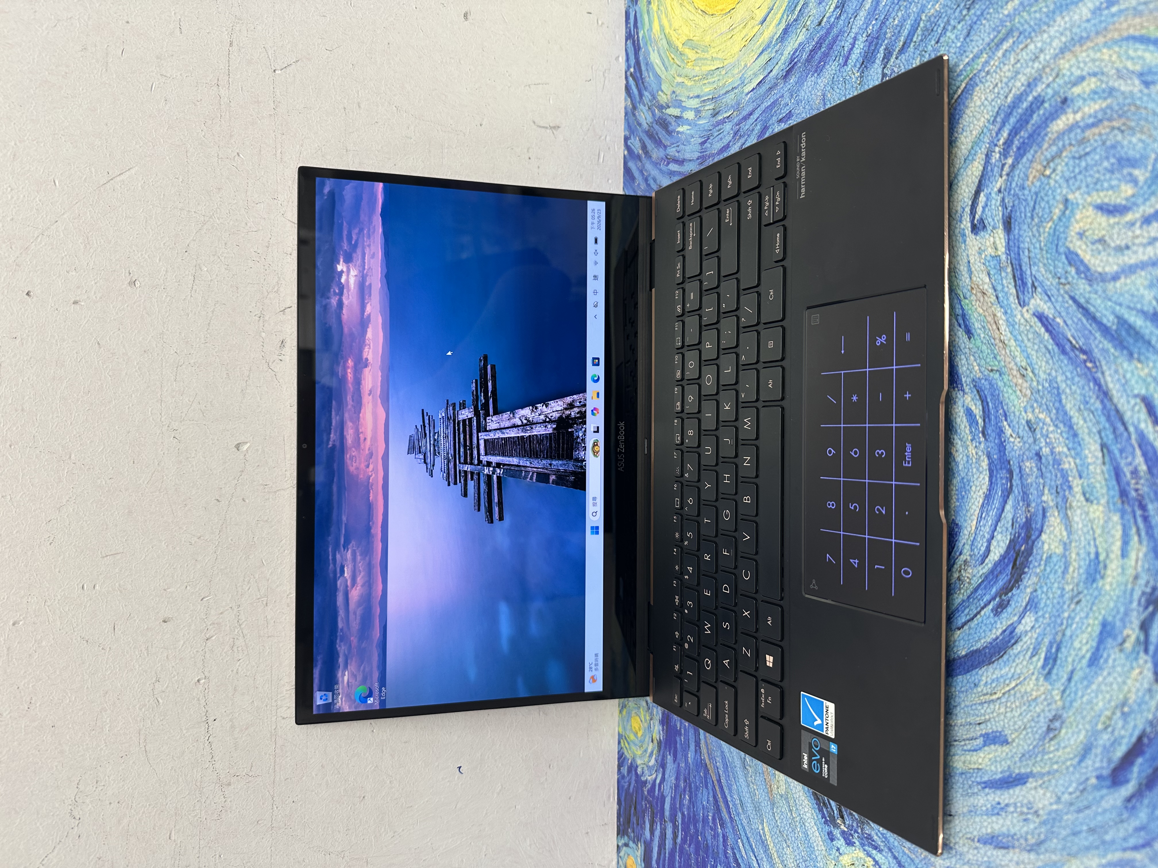 #6193 Asus Zenbook 13寸 Intel i7-1165G7/16GB Ram/512GB SSD /Pantone認證/Laptop / Notebook / Tablet / YouTube / Netflix / Win11/ Office / Work / PC