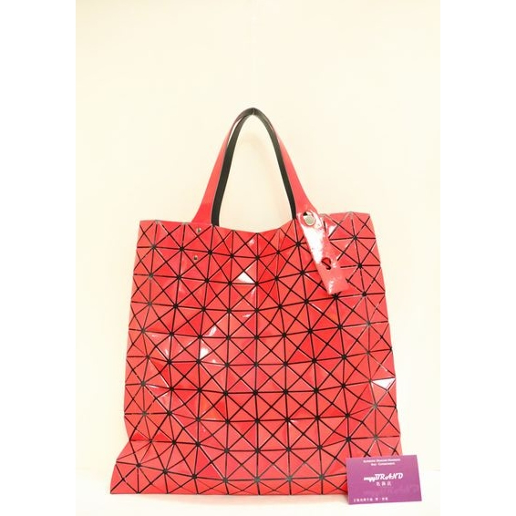 SOLD)-ISSEY-MIYAKE-BAOBAO-10-x-10-紅色-肩背| myyBRAND