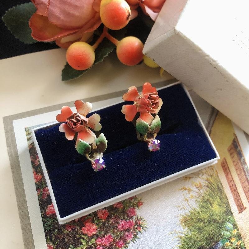 C.a. 1950-60s Austrian Hand-painted Peach Orange Enamel Floral Clip Earrings (MT1816-3)
